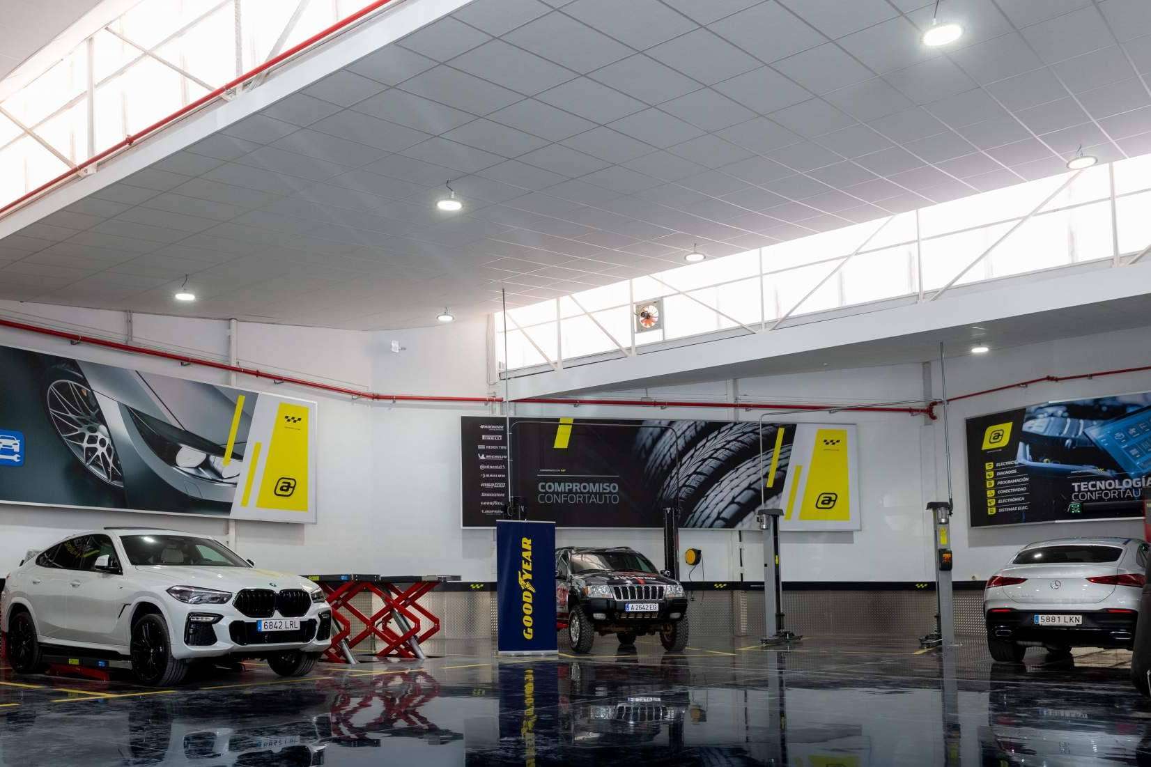 Premio a la Mejor Red de Talleres de Neumáticos otorgado a Confortauto en los Premios Hevea