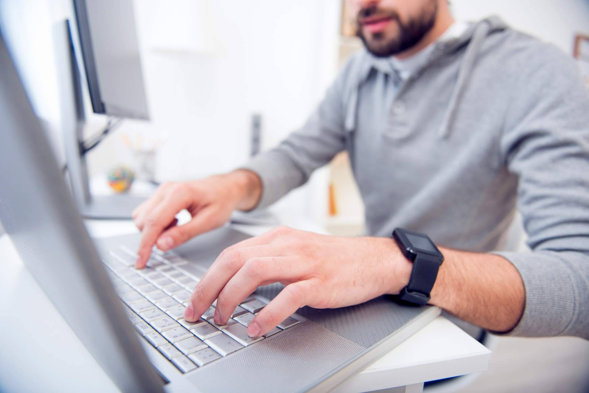 Prácticas con Simuladores PMP® en el curso que imparte Escuela Dirección