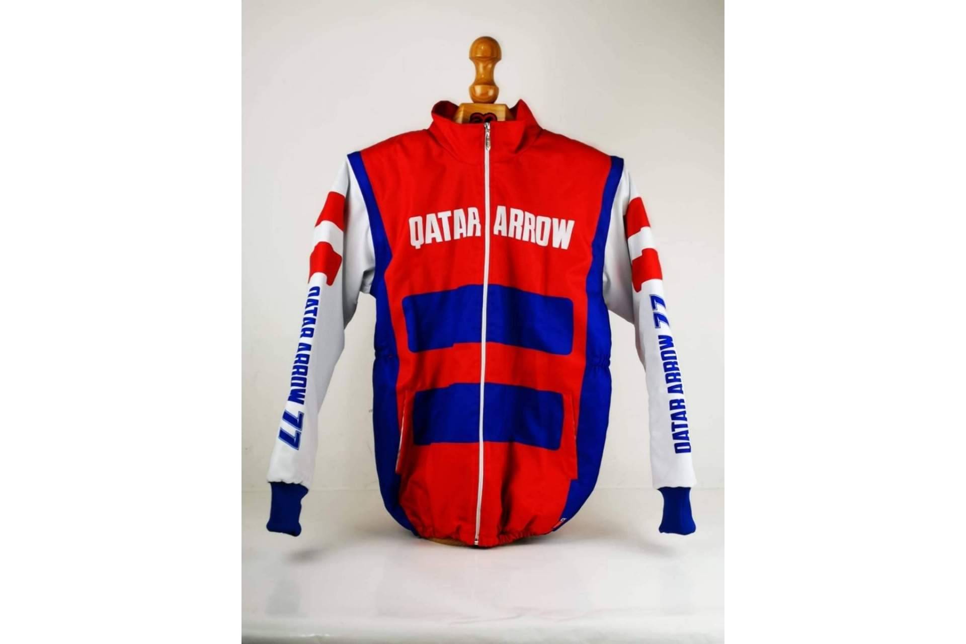La tienda ADHESIVOSEMBARRADOS permite personalizar la chaqueta Dakar