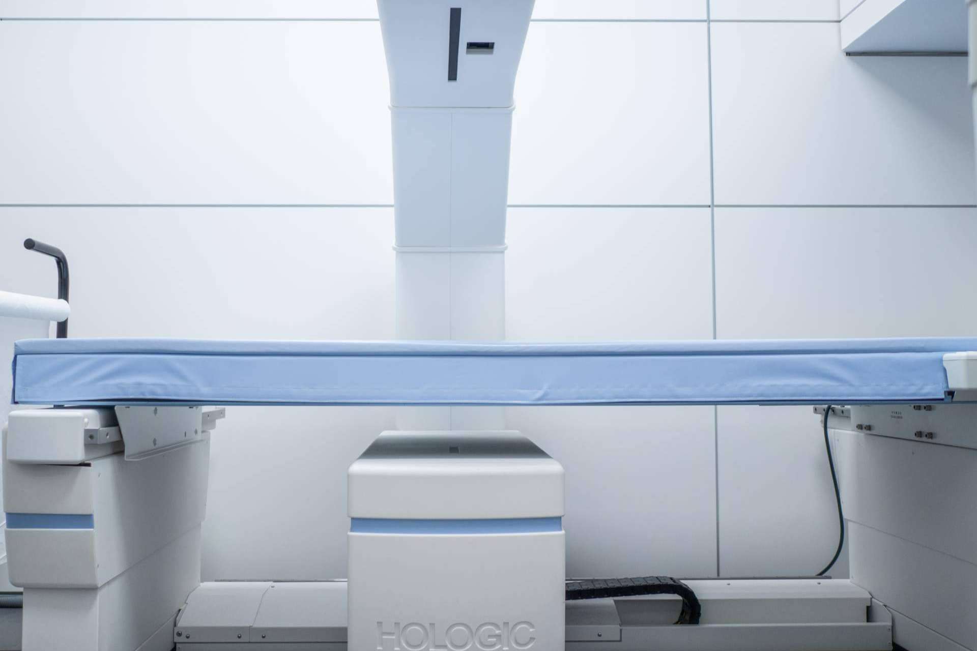 La prueba que emplea la clínica MAGNETOSUR para la detección precoz de la osteoporosis, densitometría ósea