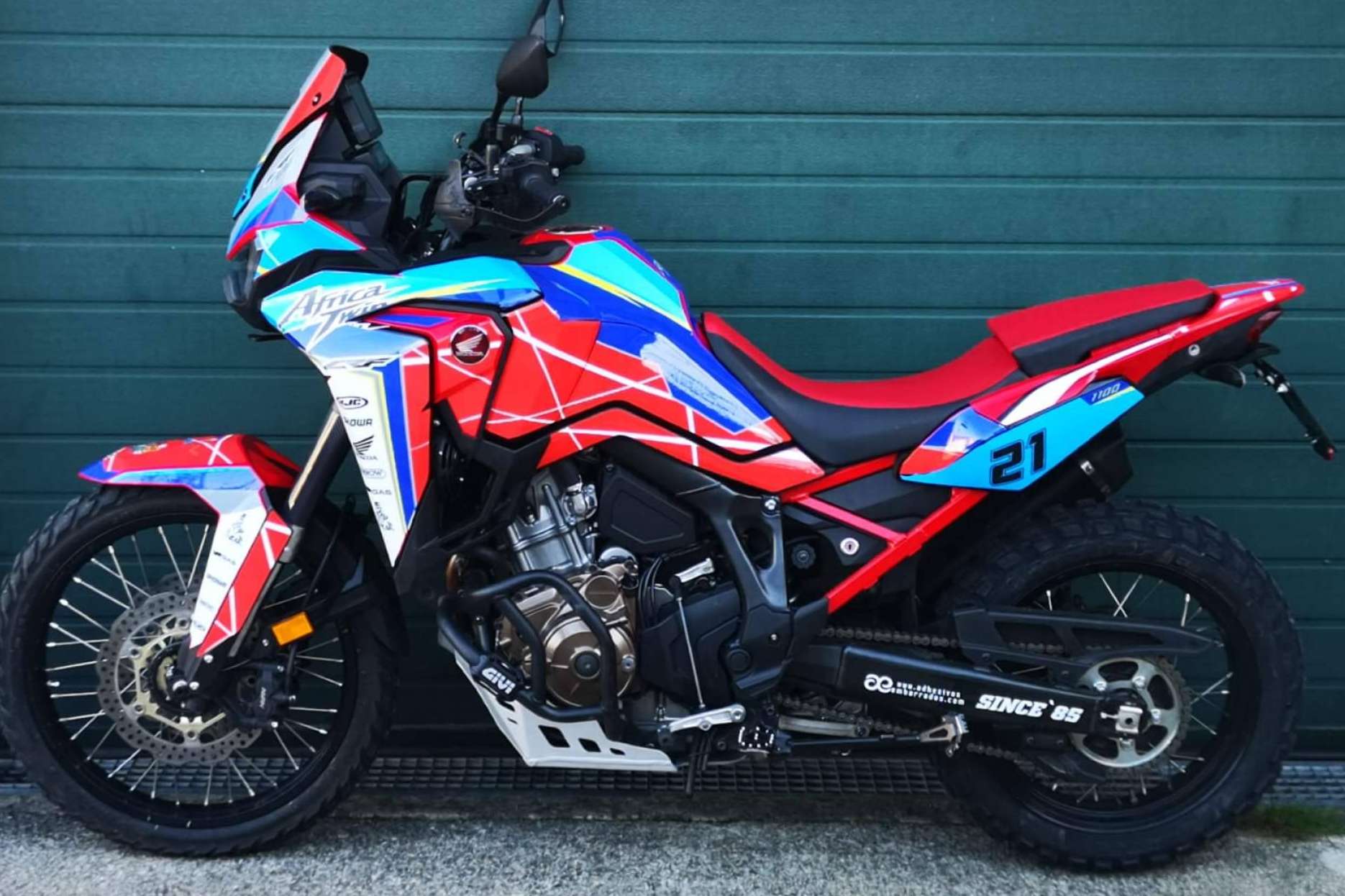 ADHESIVOSEMBARRADOS, personalización de las motos trail, KLE500, T7, Africa Twin