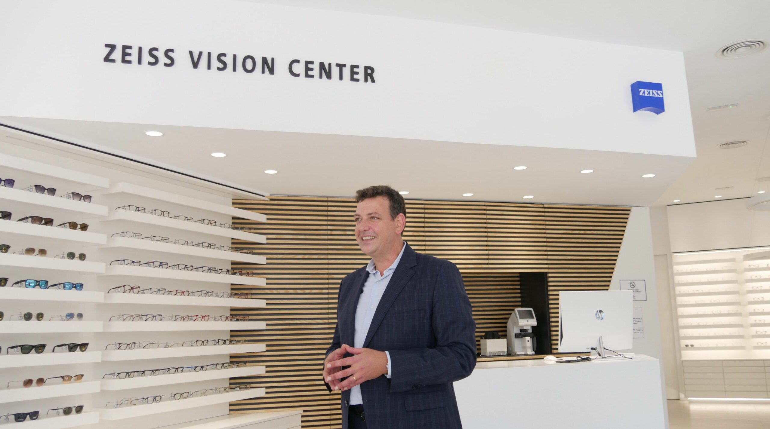 Es necesario proteger los ojos contra la radiación UV, y las gafas también pueden hacerlo, según ZEISS