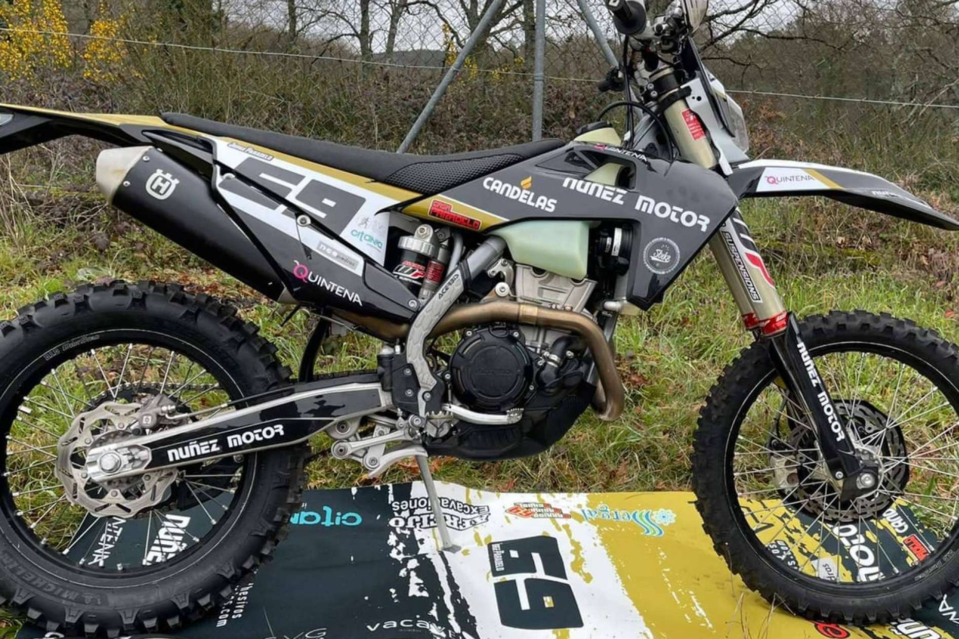 ADHESIVOSEMBARRADOS, plásticos y adhesivos para motos offroad
