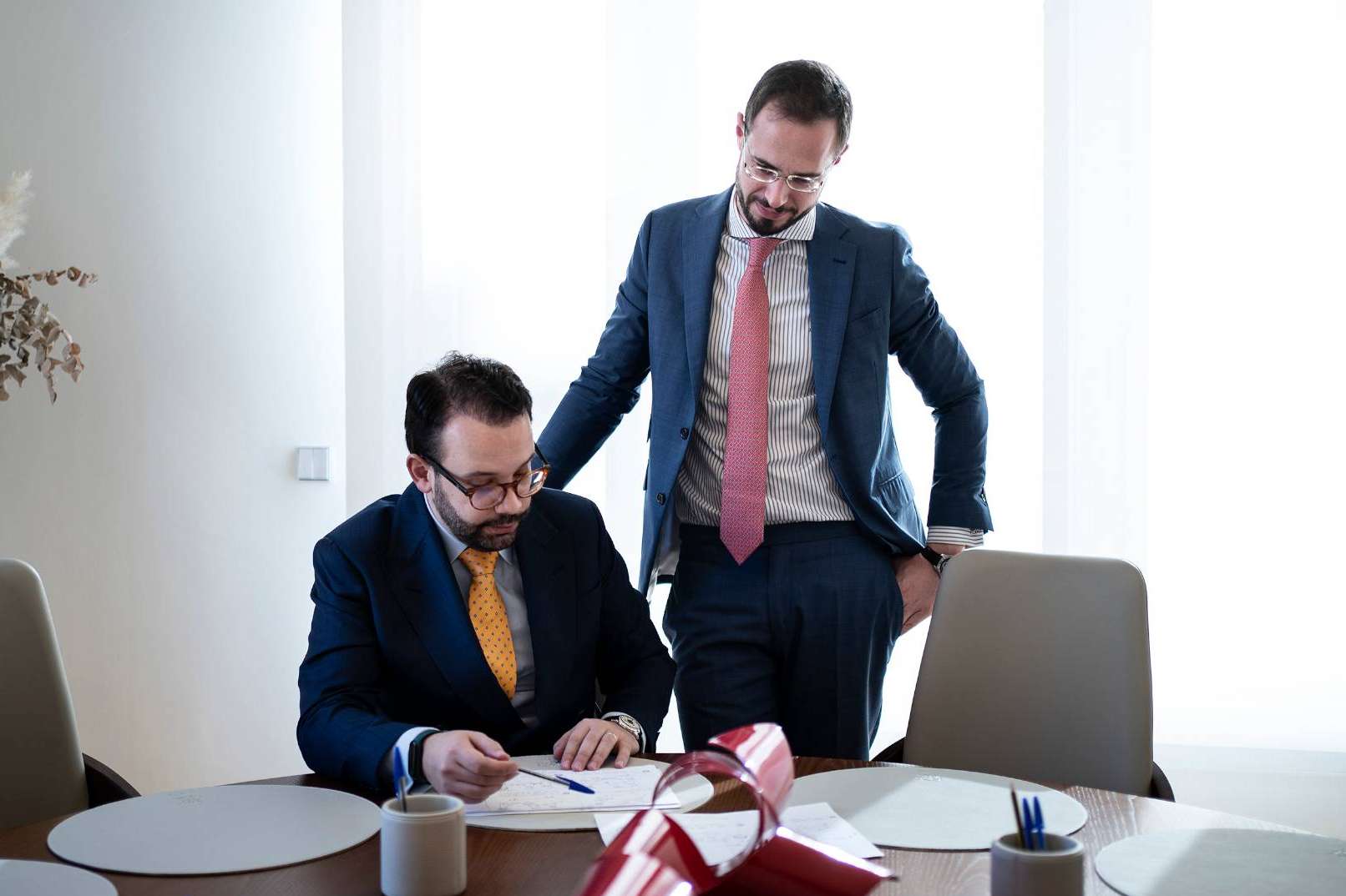 ¿Dónde encontrar asesoramiento a particulares y empresas en trámites administrativos? JLA Notarios