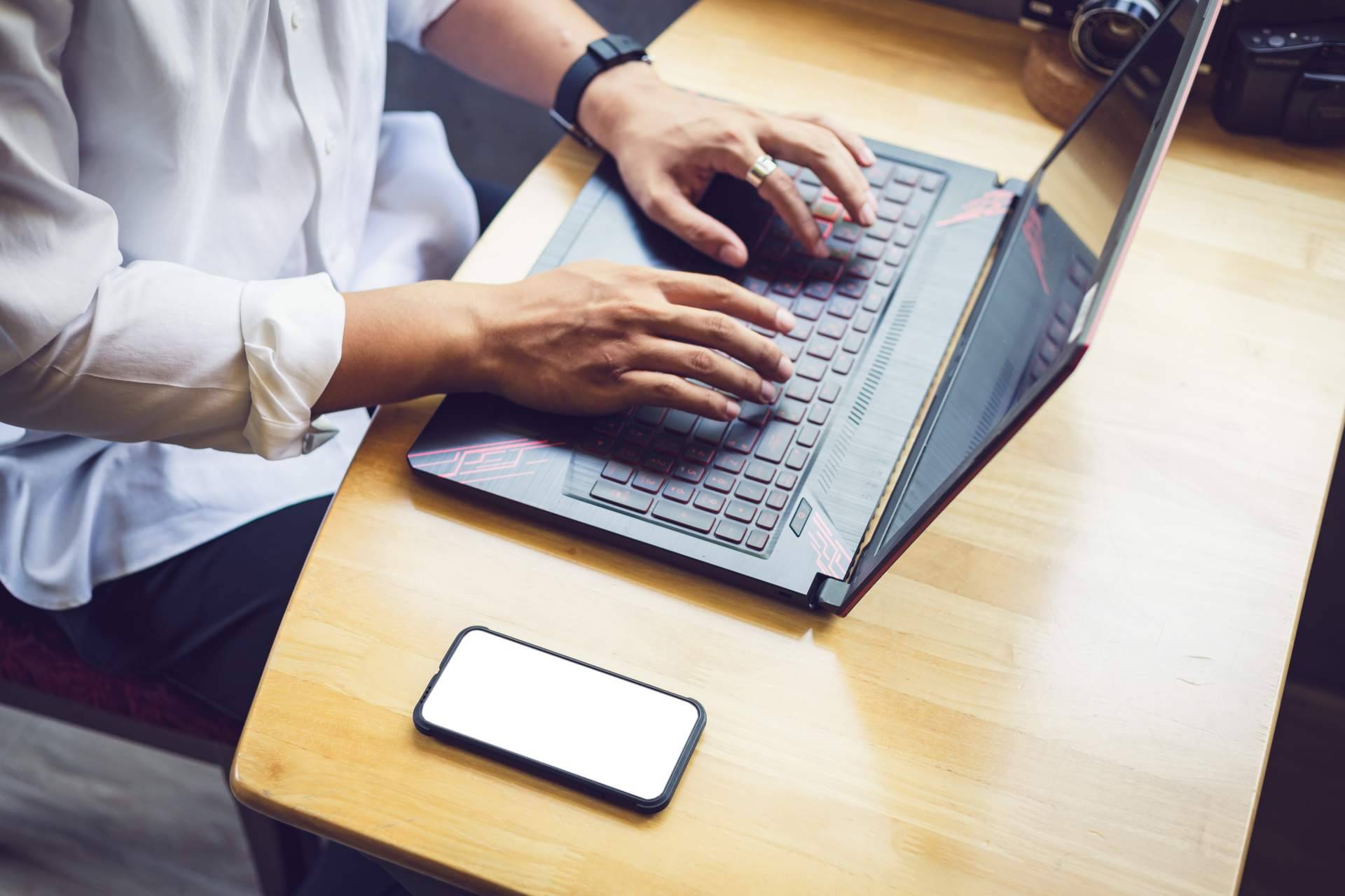 La plataforma josenrique.es ofrece formación online para las oposiciones de administrativo