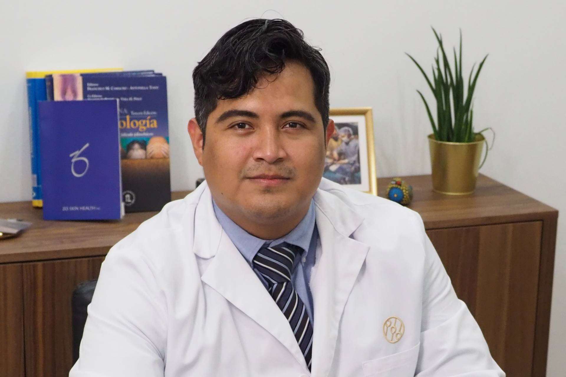 El Dr. Espinosa Custodio realiza ponencias en diferentes congresos sobre la lucha contra la calvicie