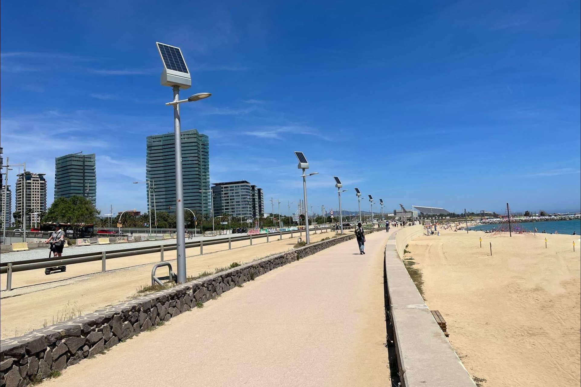 Garantizar la iluminación en días nublados y de baja radiación, de la mano de Ekiona Iluminación Solar