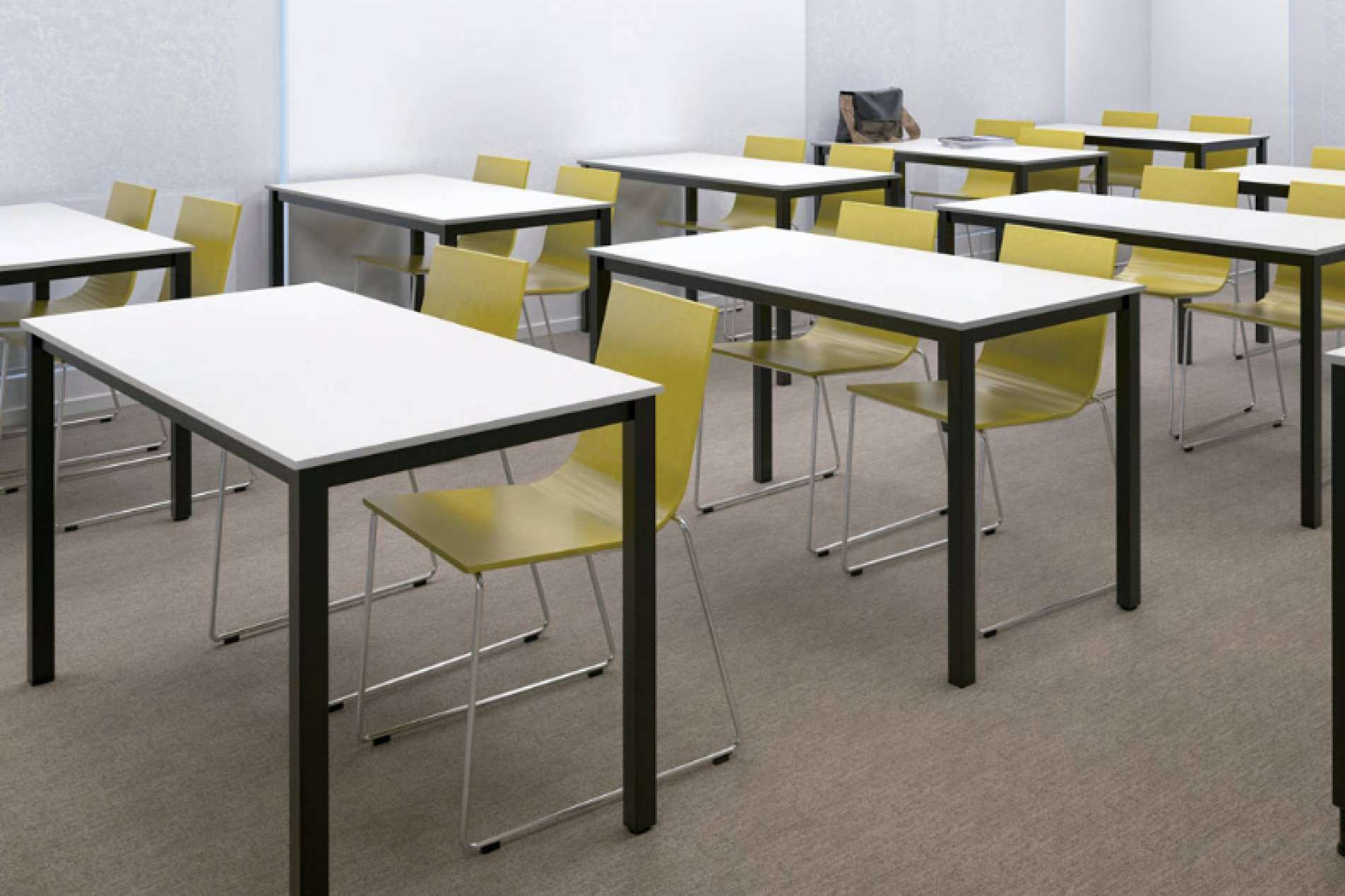 La tienda que ofrece mobiliario escolar, salas de formación y comunicación visual, tanto para empresa como centros de educación, es OfficeDeco