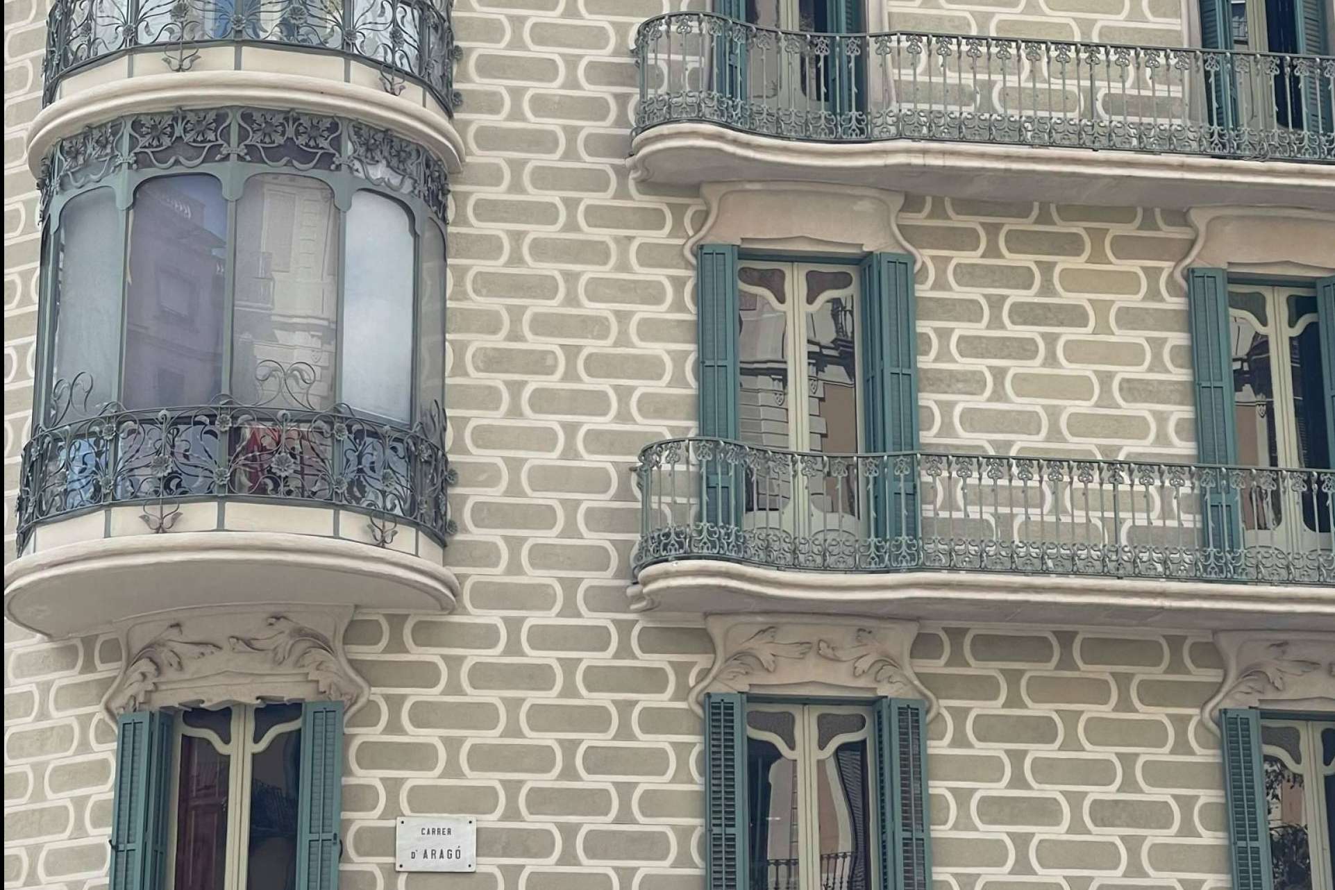 Finca Regia Real Estate para la compra de inmuebles modernistas en L’Eixample