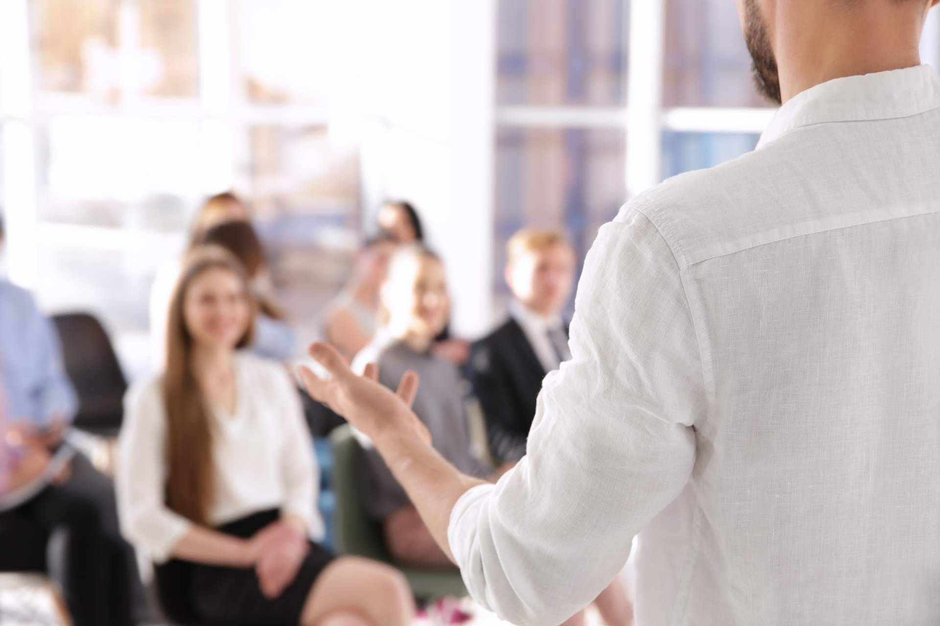 La importancia del acompañamiento de un coach en la formación para alcanzar metas