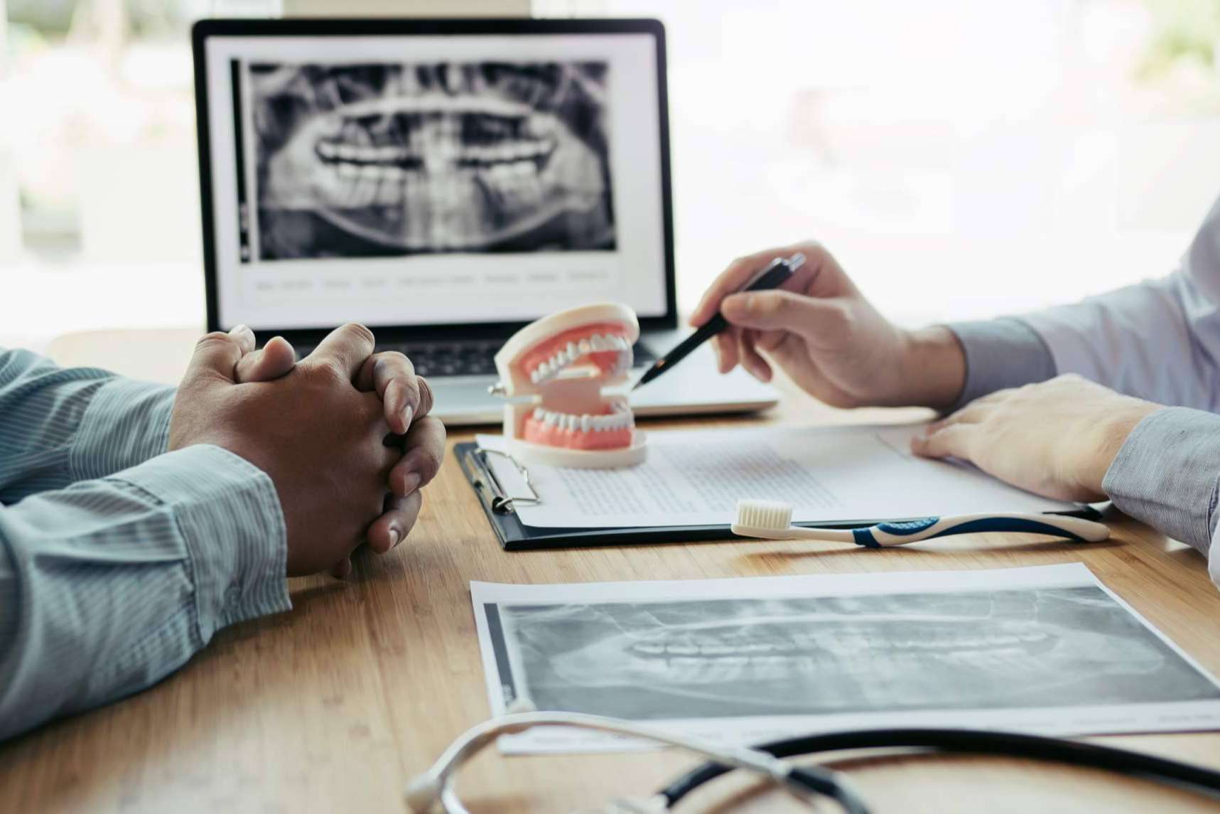 Witizz lleva a cabo implantes dentales con una alta calidad garantizada