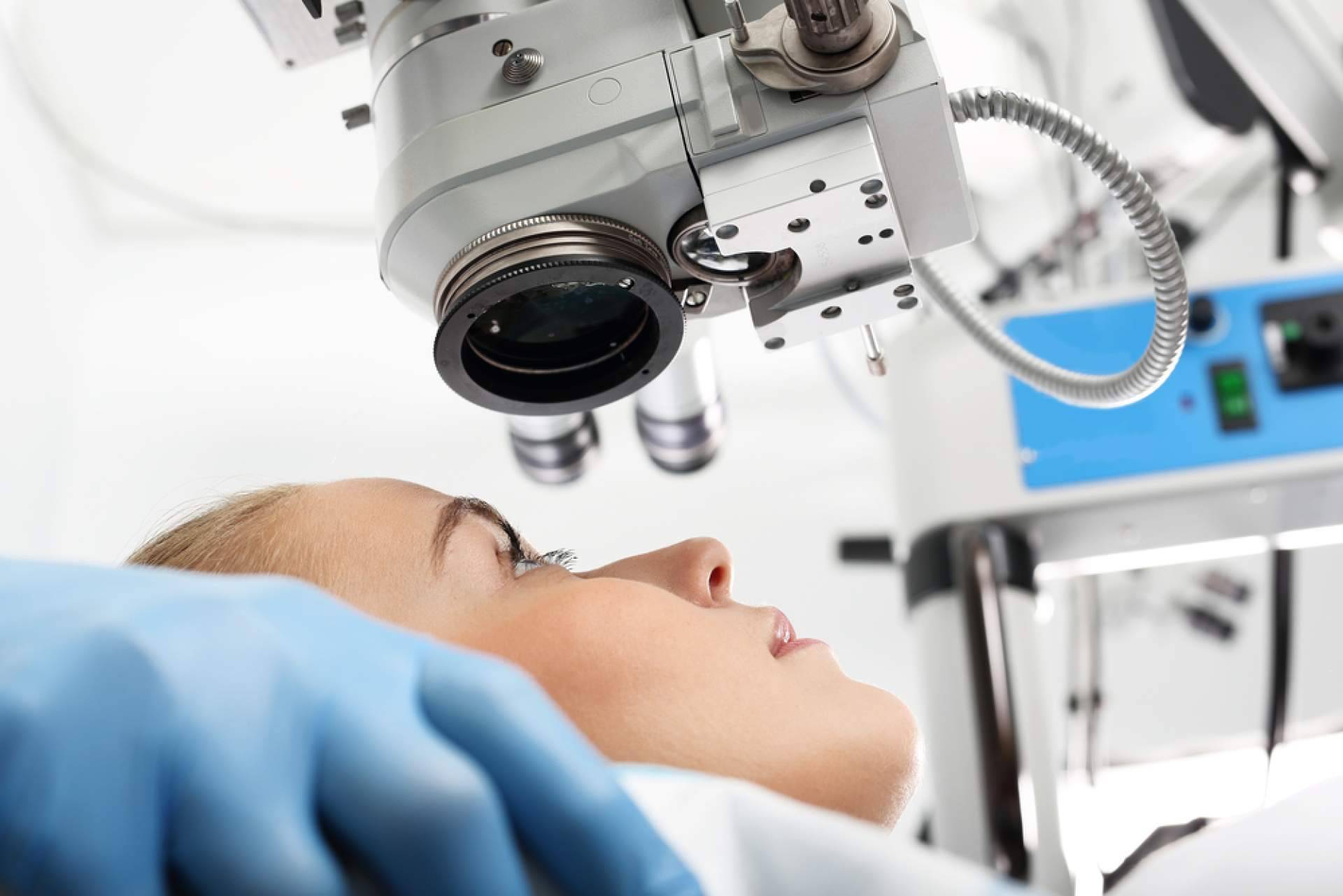 Cirugía de presbicia bilateral con lentes multifocales, con el Departamento de Oftalmología del Instituto Universitario Dexeus