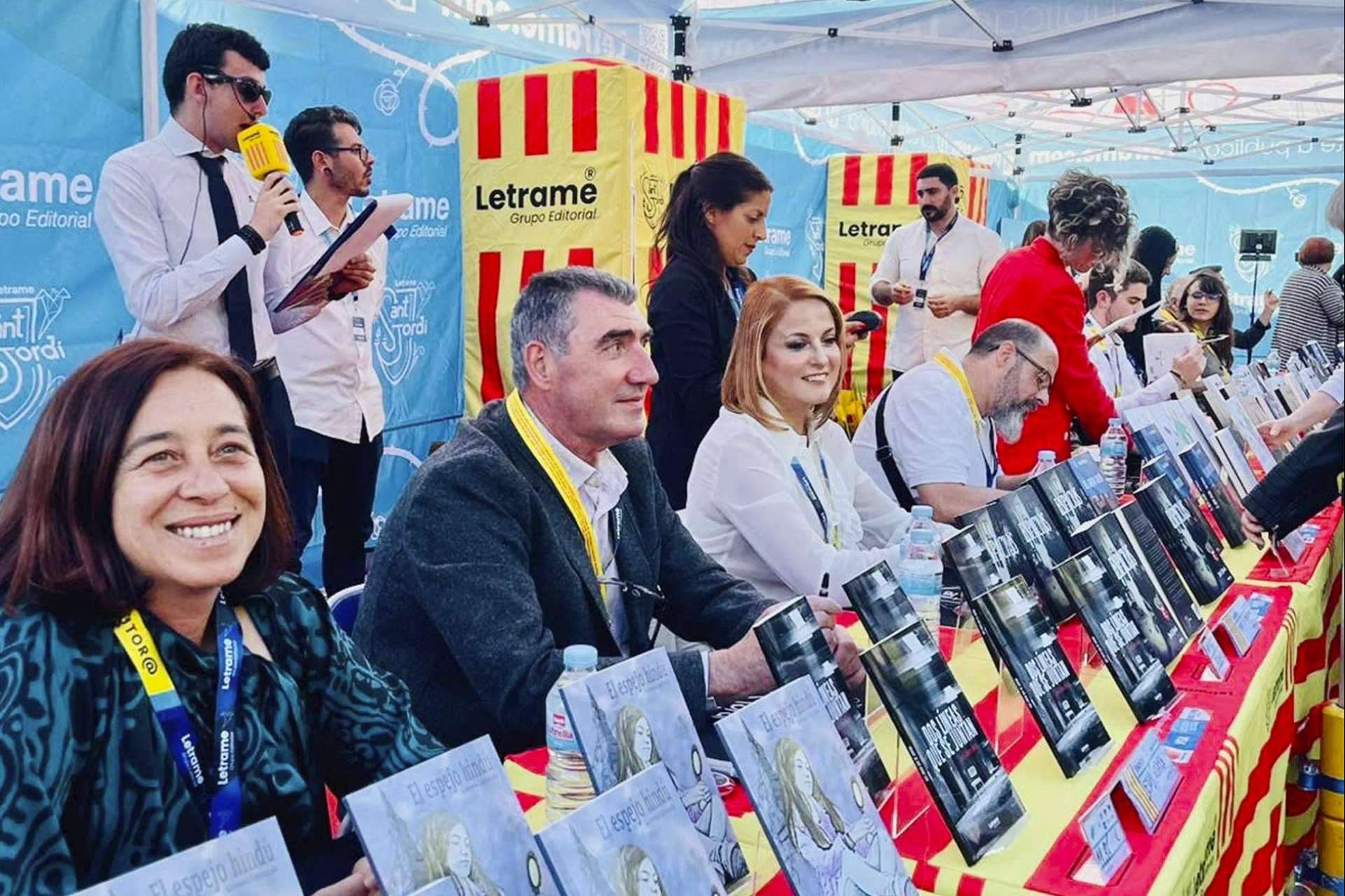 Los autores de Letrame baten récords de ventas en un exitoso Sant Jordi