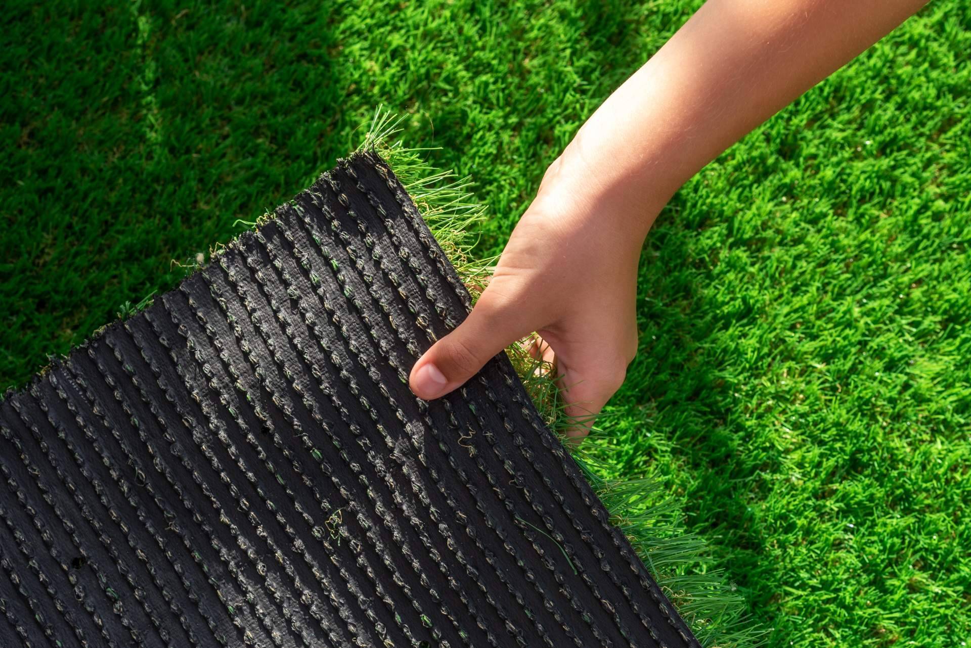¿Cómo instalar césped artificial en balcones y terrazas?, de la mano de Tomás Beltrán