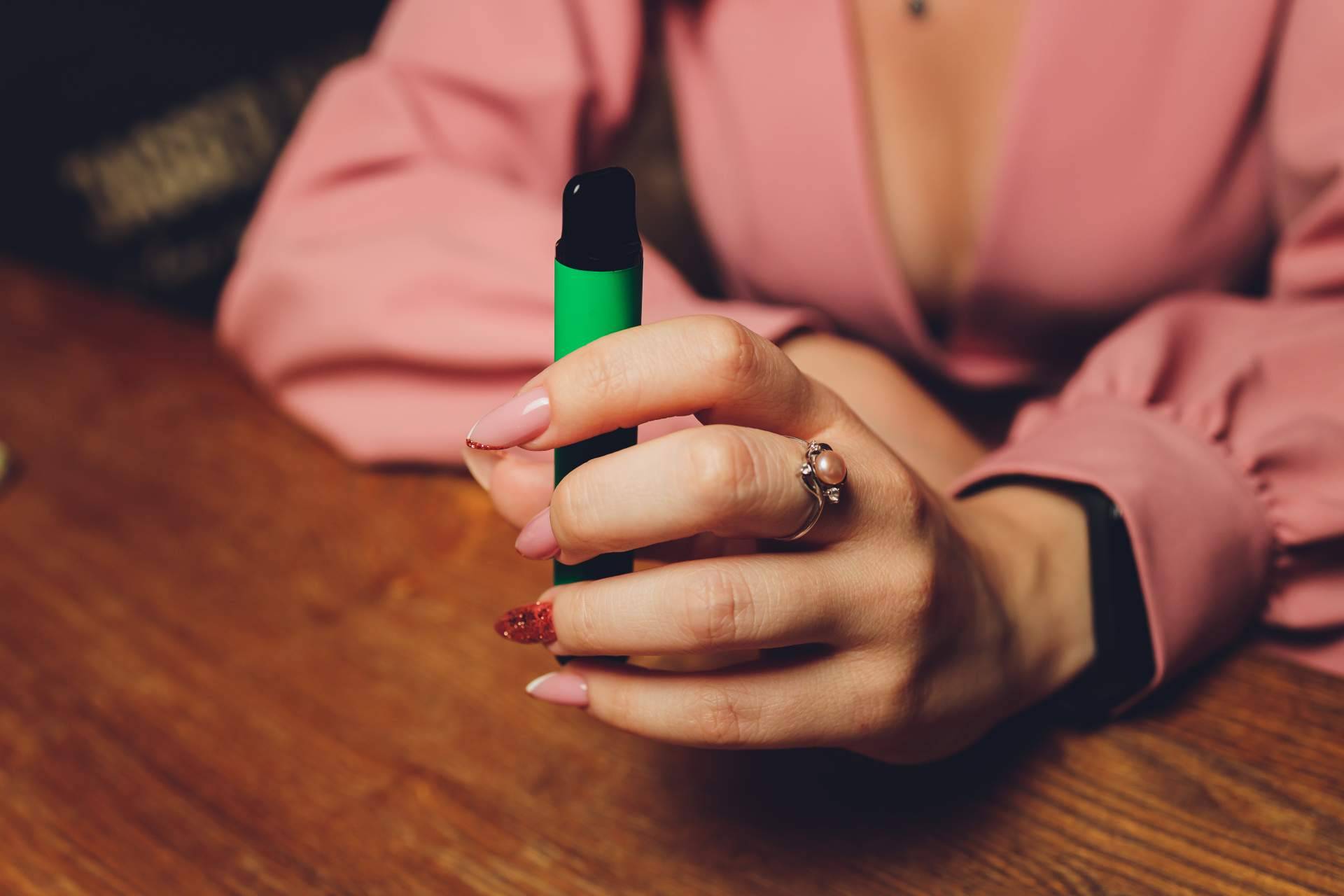 ¿Cuáles son las principales facilidades de los vapers desechables de VitalCigar?