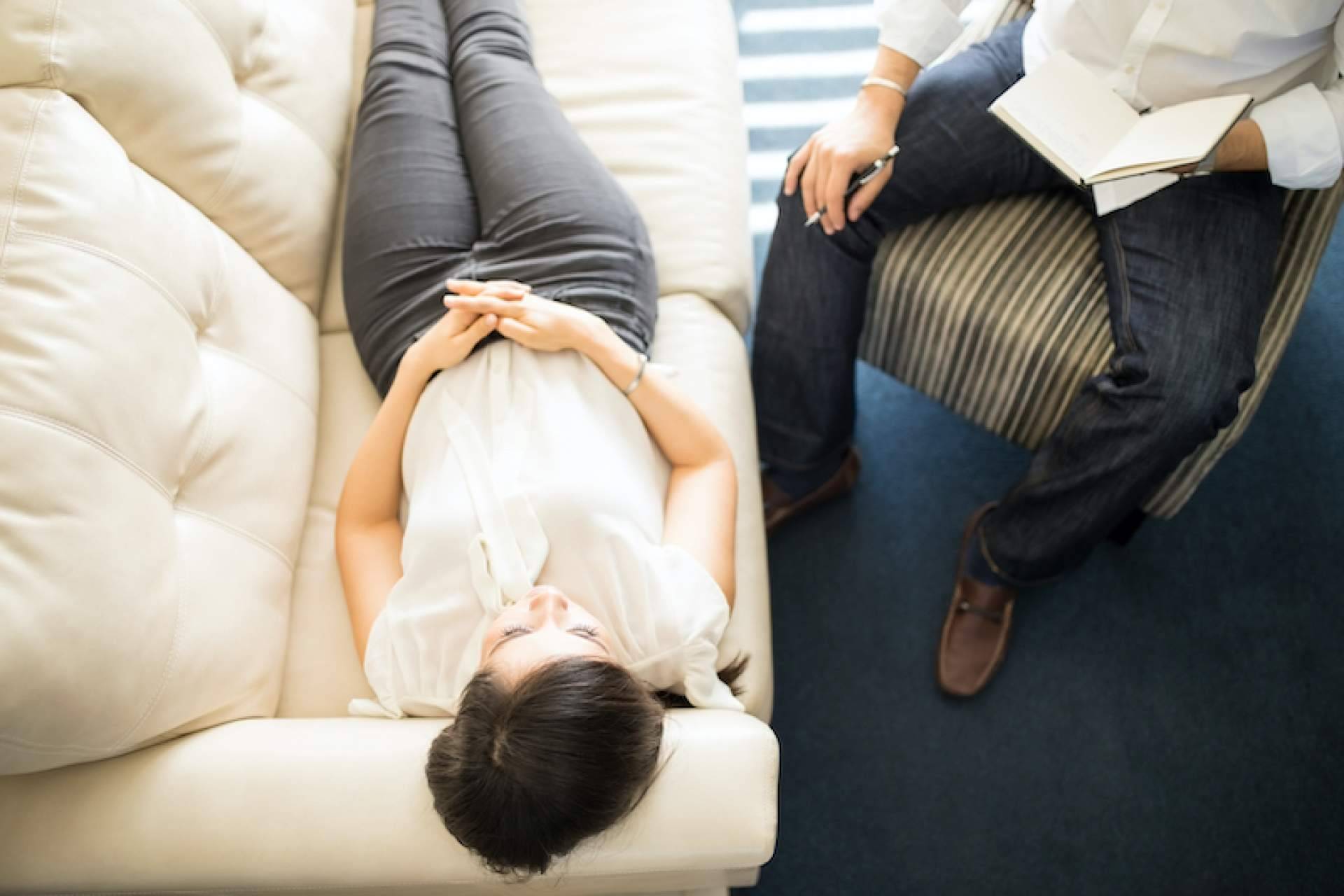 Los beneficios de la terapia de hipnosis, con la terapeuta Anna Solé