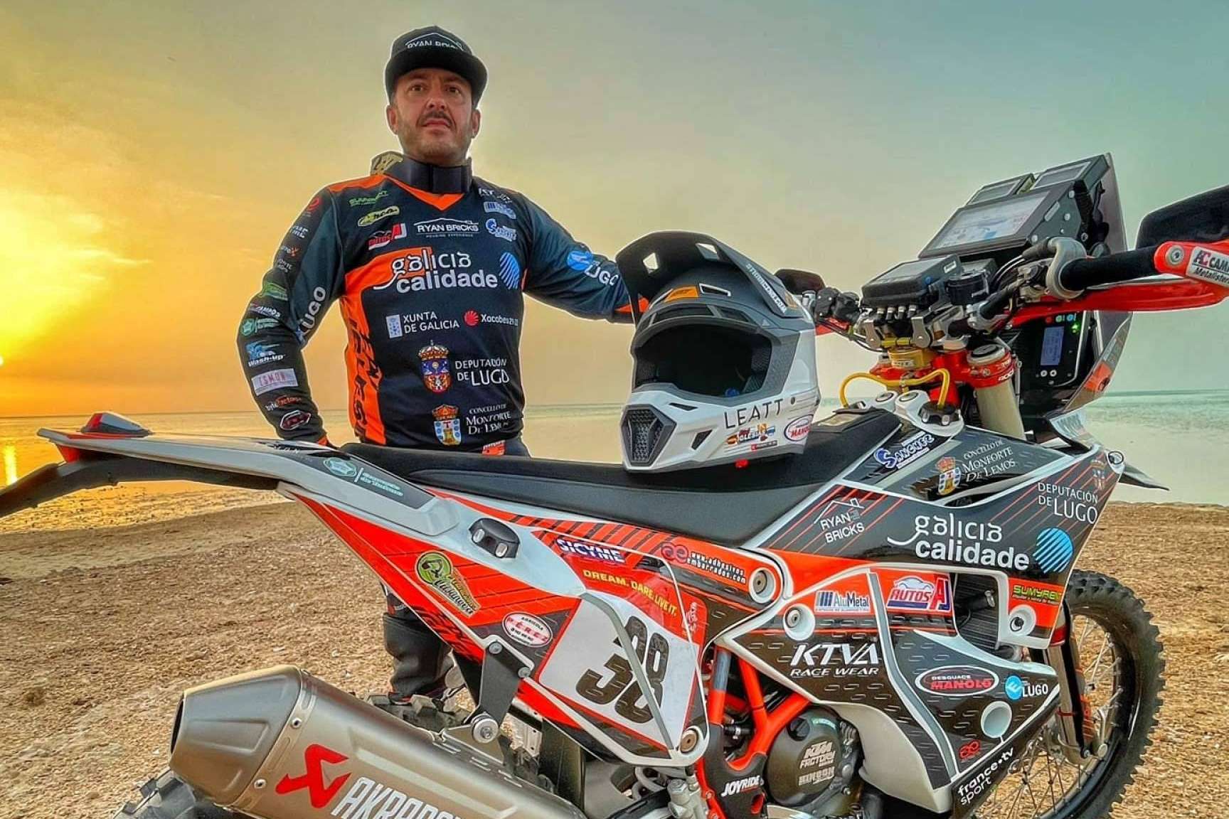 La tienda online que ofrece pegatinas personalizadas para motos de alta calidad, ADHESIVOSEMBARRADOS