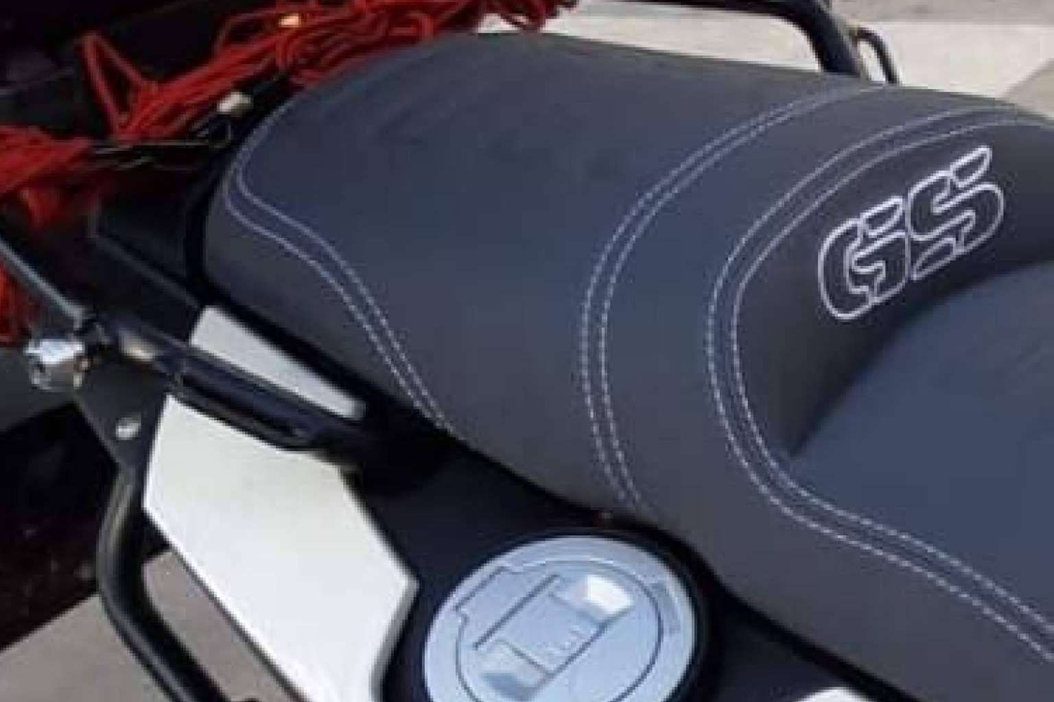 Obtener fundas de asiento de moto personalizadas con JM-FUNDAS