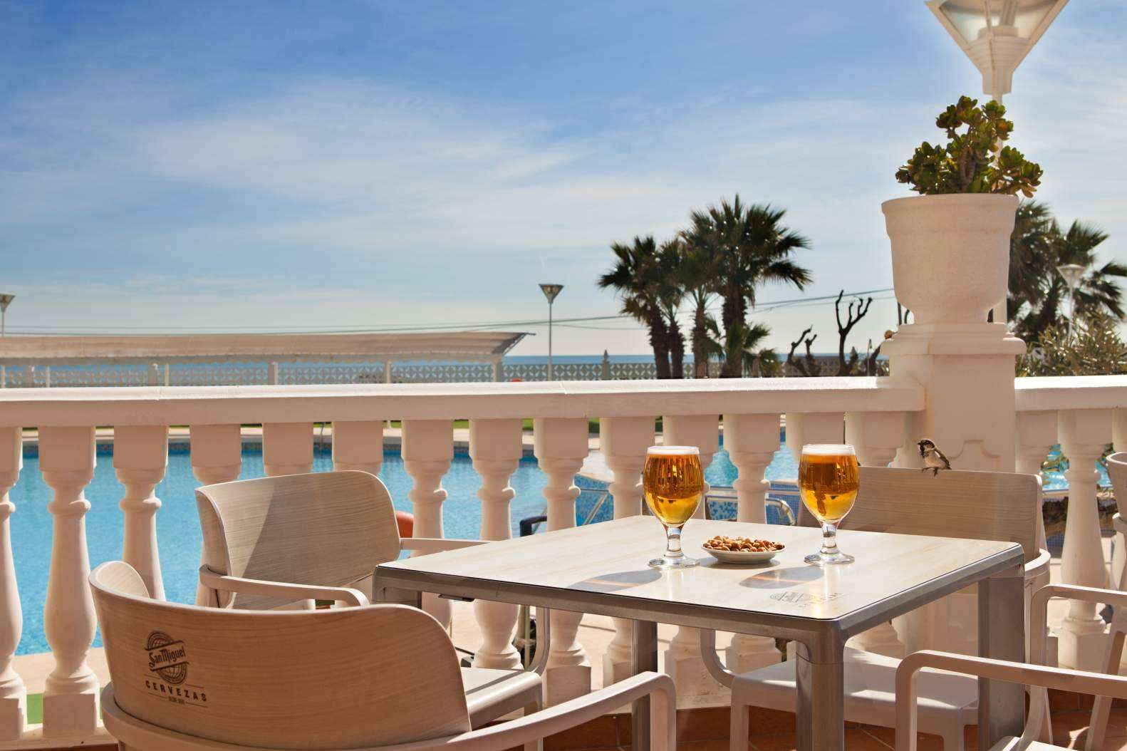 Disfrutar de las merecidas vacaciones frente al mar, con Valhotel