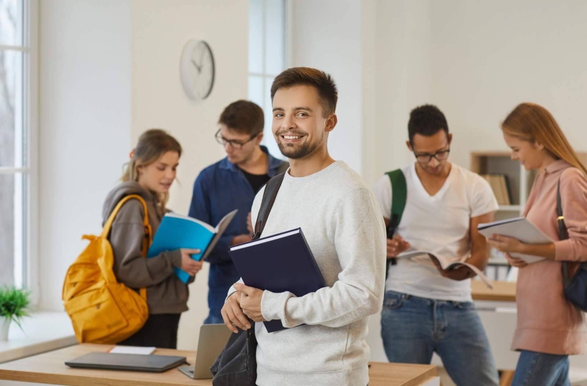 ¿Por qué el pensamiento crítico en un MBA moldea líderes de la industria?