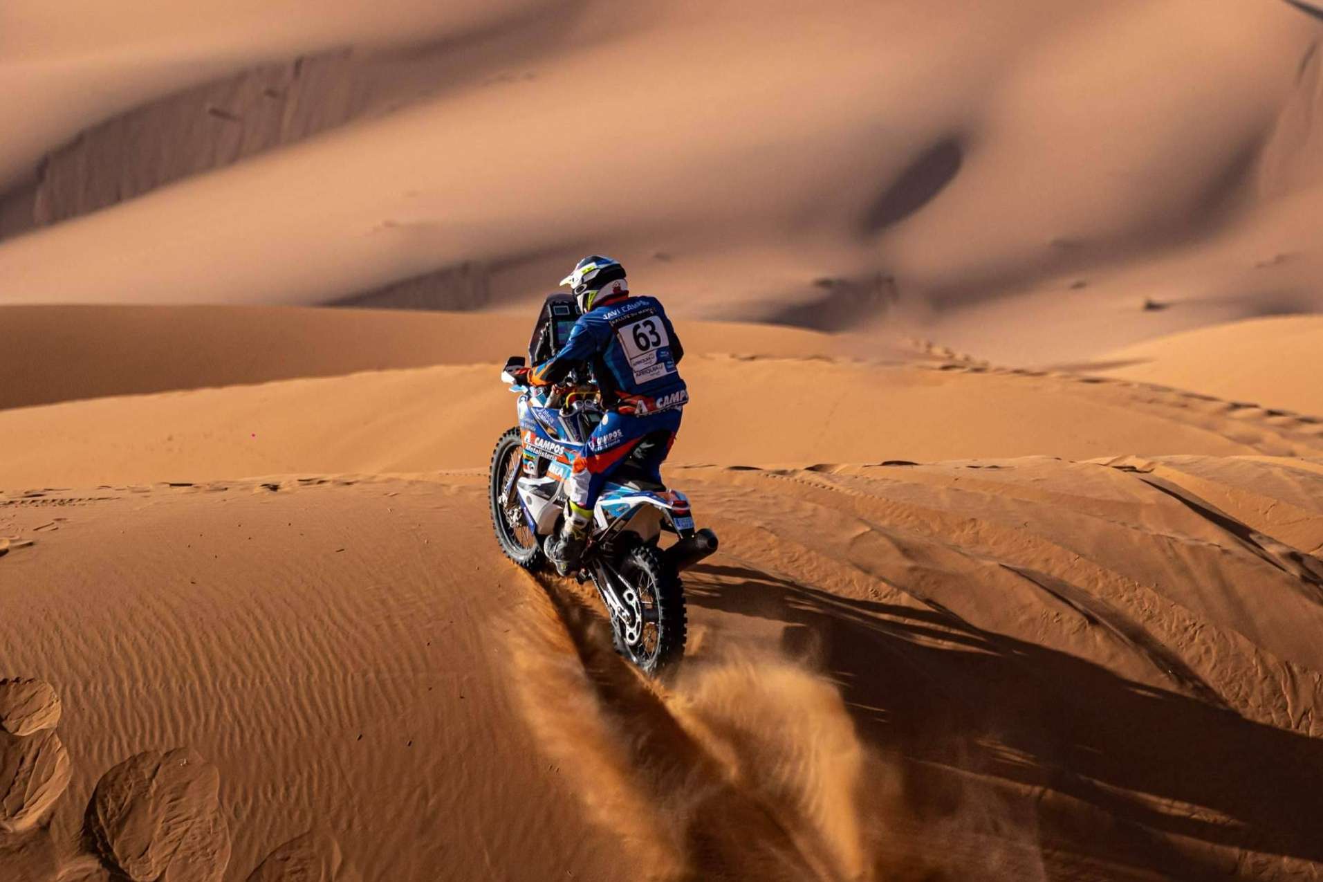ADHESIVOSEMBARRADOS, personalización de adhesivos moto Dakar