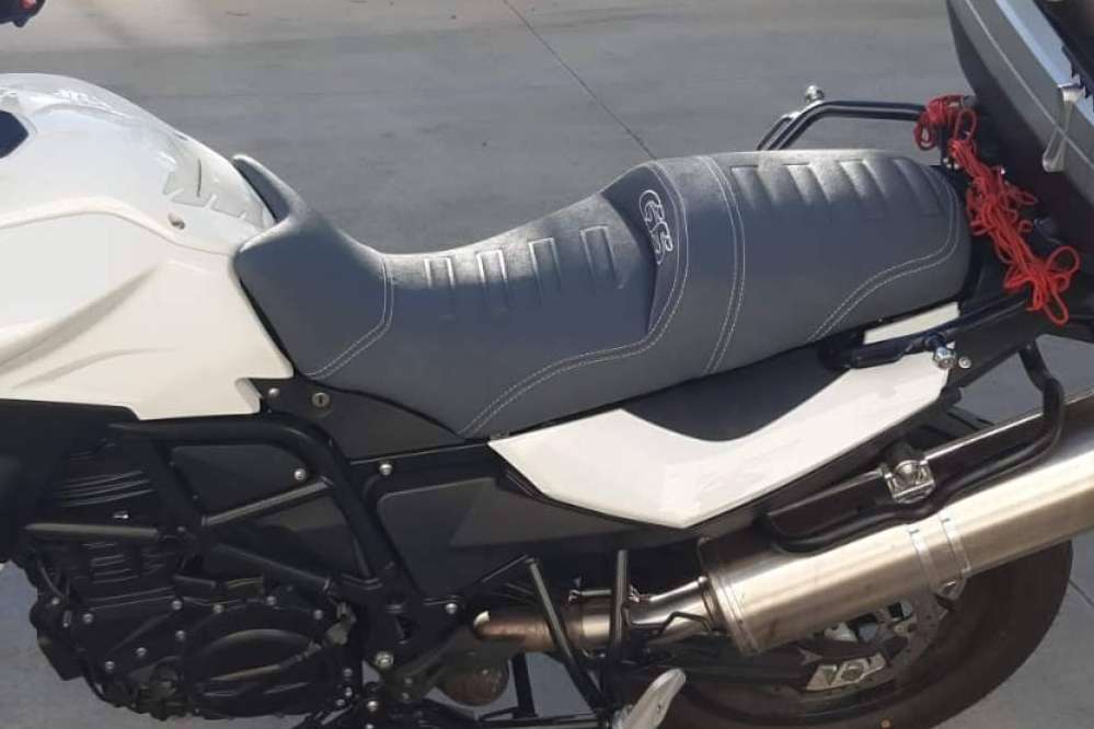 Los beneficios que aporta un asiento confort para motos de JM-FUNDAS