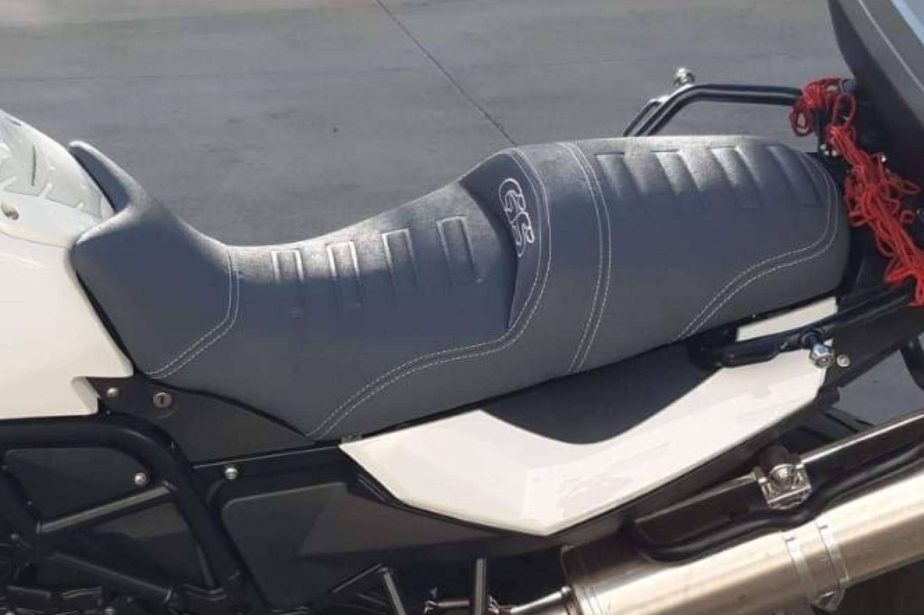 JM-FUNDAS permite personalizar la funda de asiento de una moto