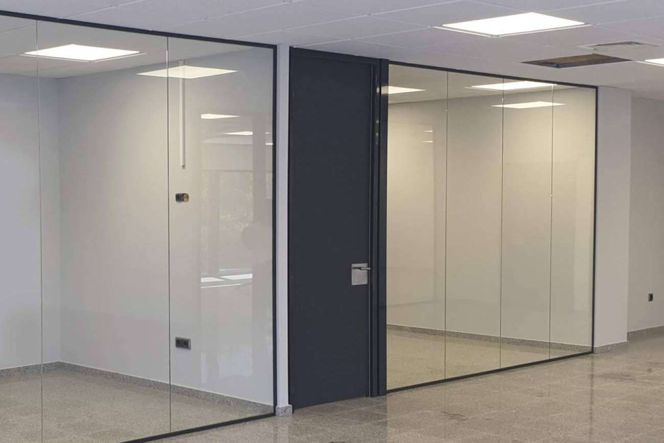 Mamparas de oficina y tabique móvil, de la mano de OfficeDeco