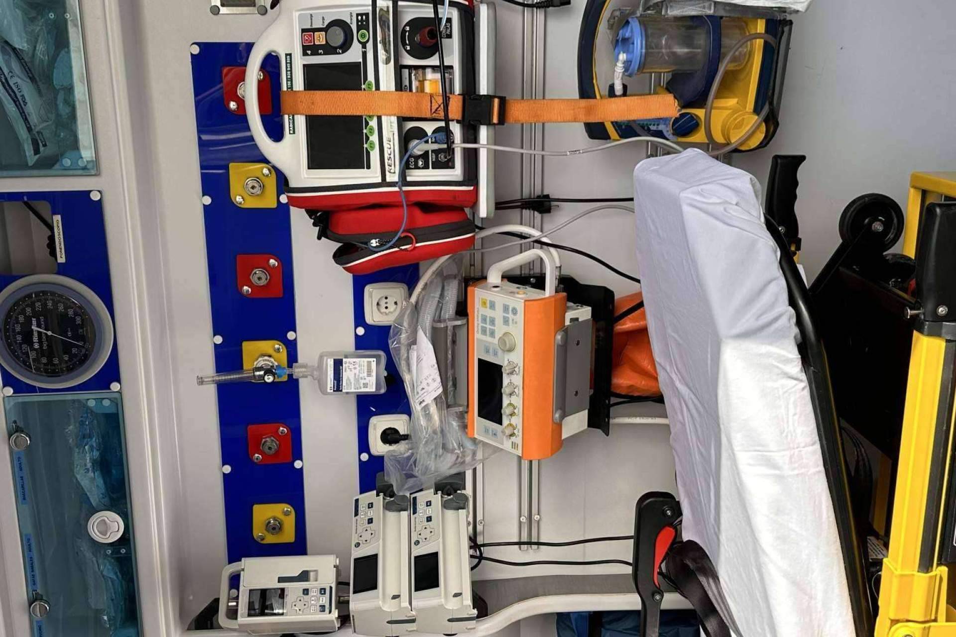 Radicansa, distribución y comercialización de equipamiento clínico y productos sanitarios