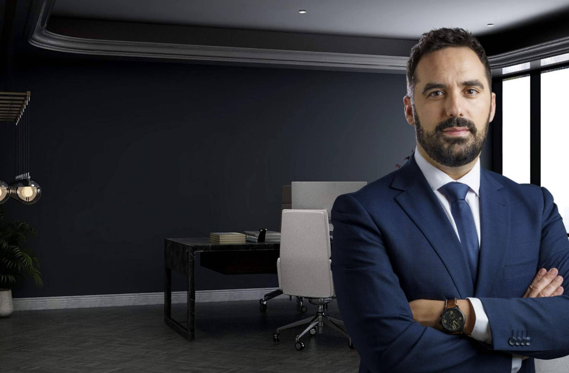 El abogado laboralista Eduardo Jiménez Ruíz decide ofrecer una defensa exclusiva a trabajadores