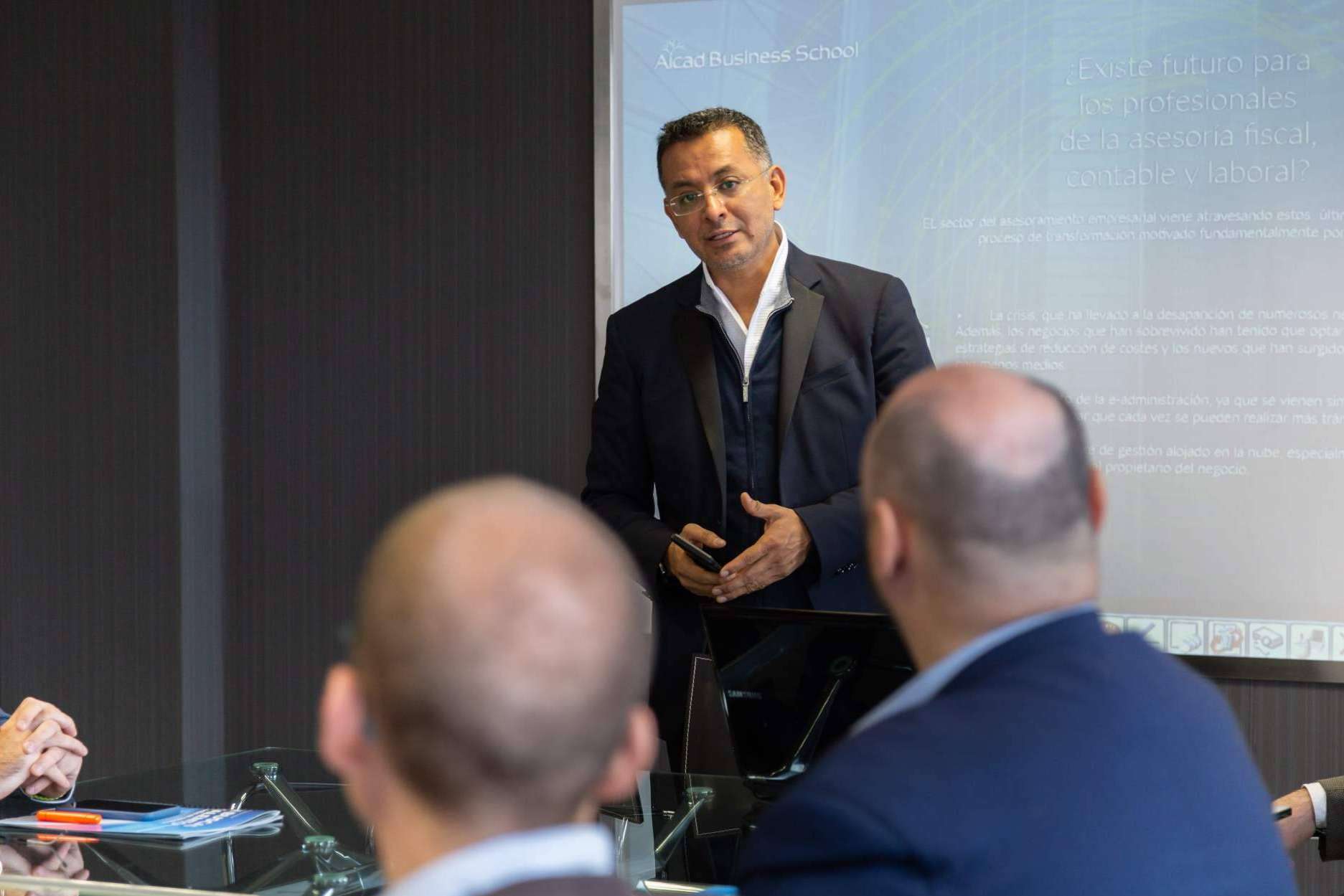 Las razones para elegir Aicad Business School para la formación profesional