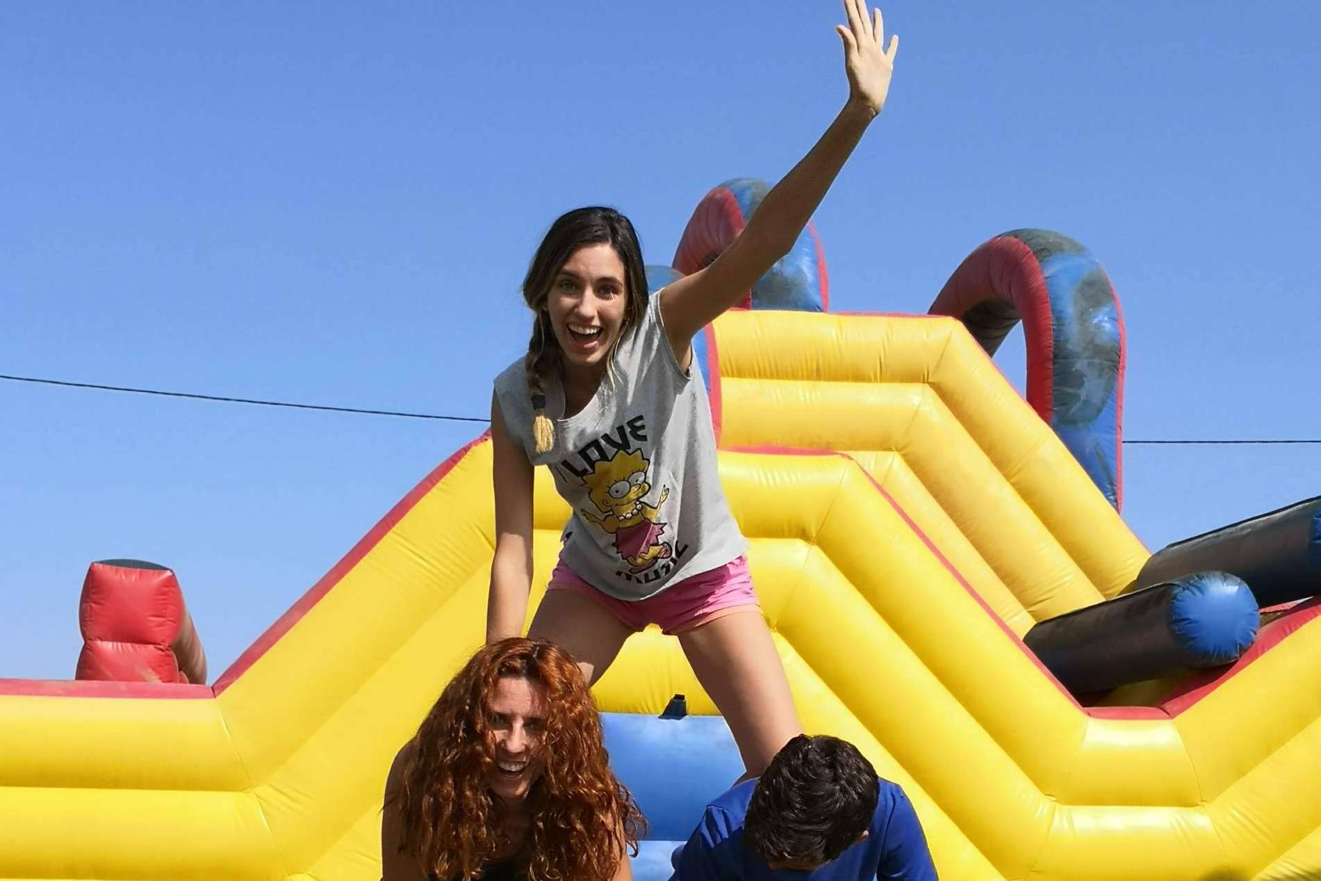 No Name Sport ofrece la oportunidad de acceder al original mundo de Humor Amarillo en Madrid