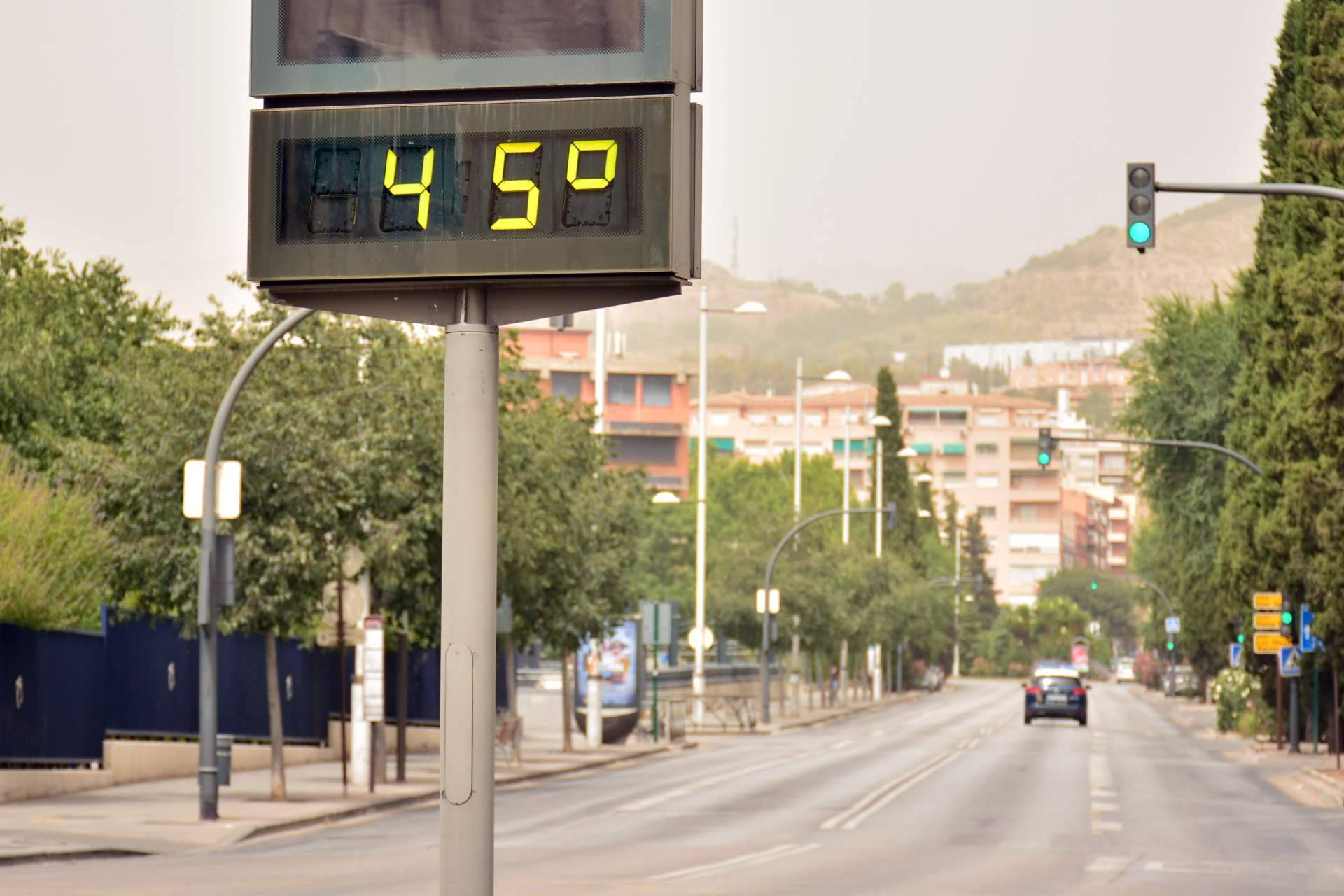 Como sobrevivir al verano sin derrochar en la factura de luz
