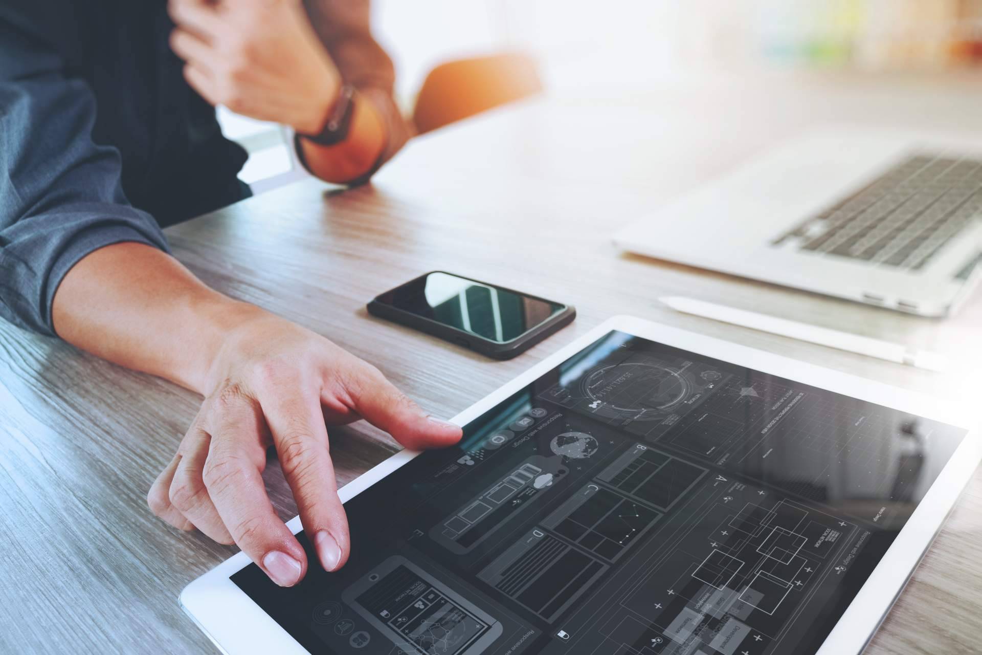 Expertos en Estrategias de Marketing Digital B2B con TLL Media Solutions