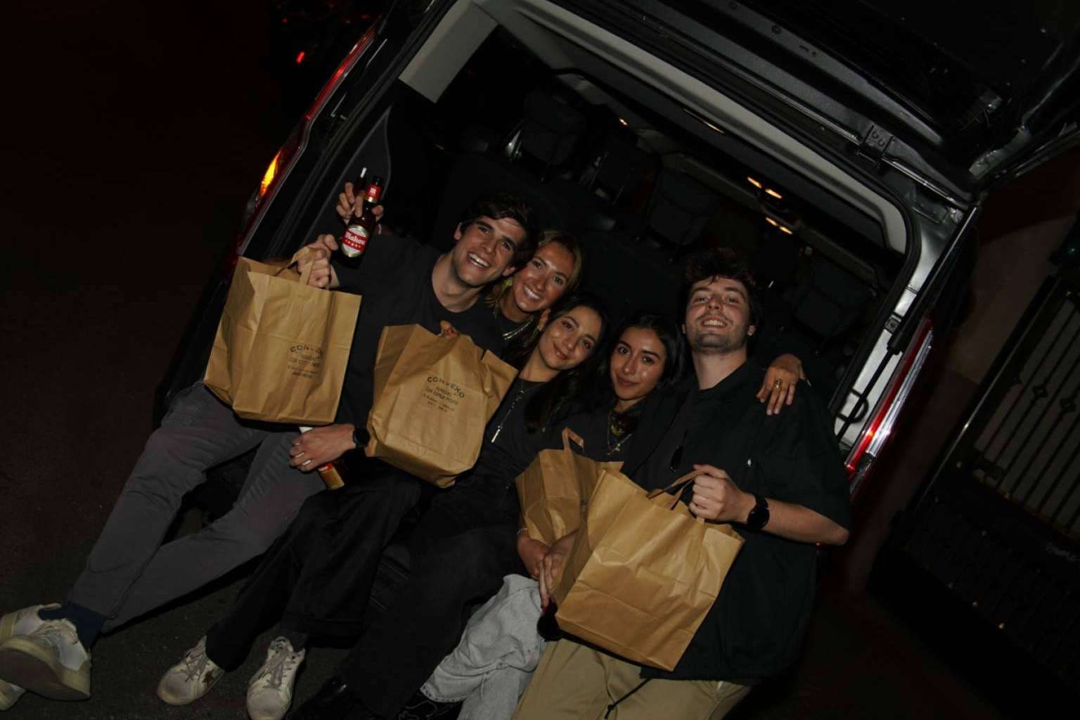 Más de 300 personas disfrutaron de la inauguración de la primera tienda de Humpier en Madrid
