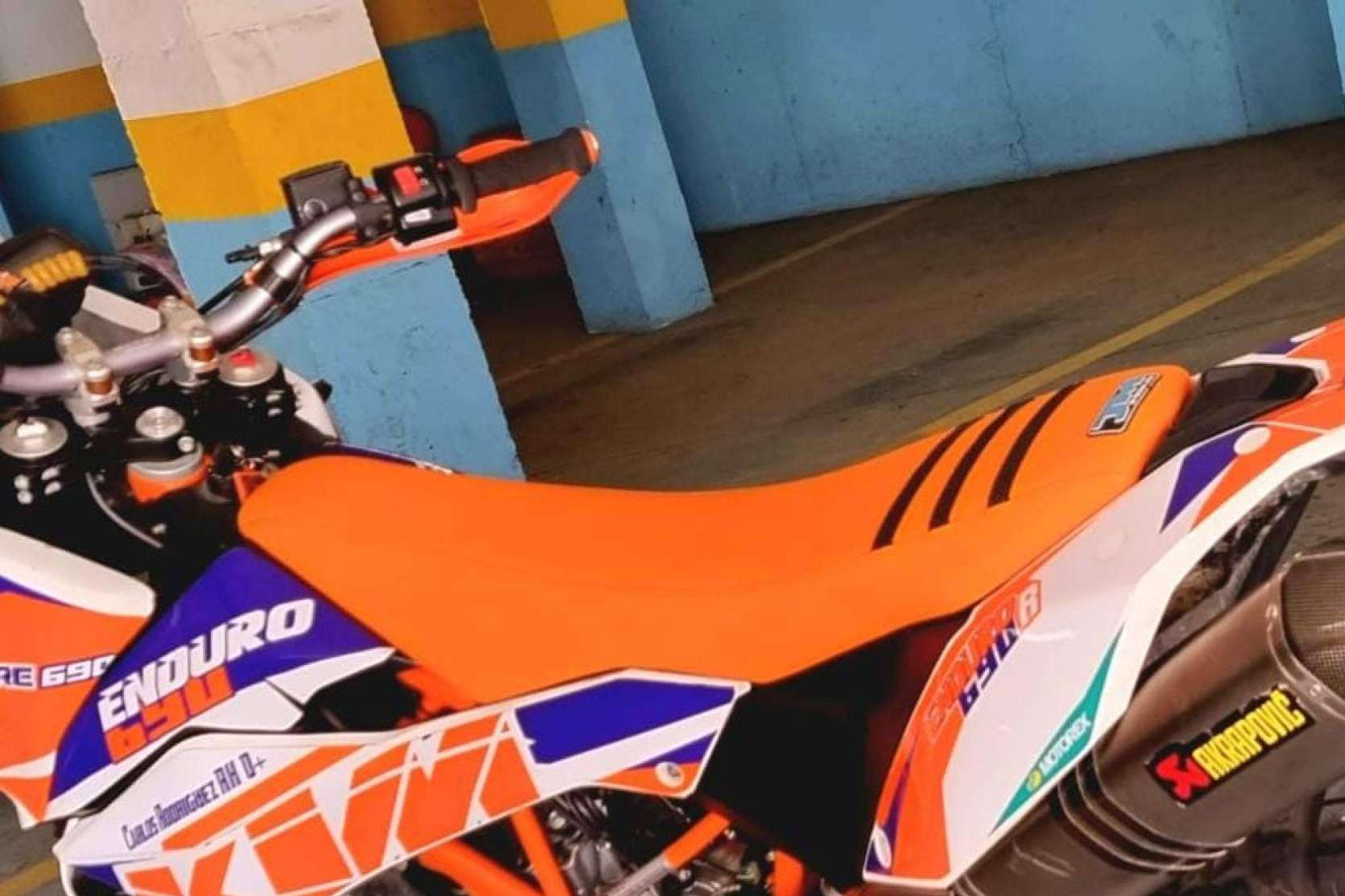 ADHESIVOSEMBARRADOS cuenta con un amplio catálogo de kits de adhesivos para motos de múltiples marcas