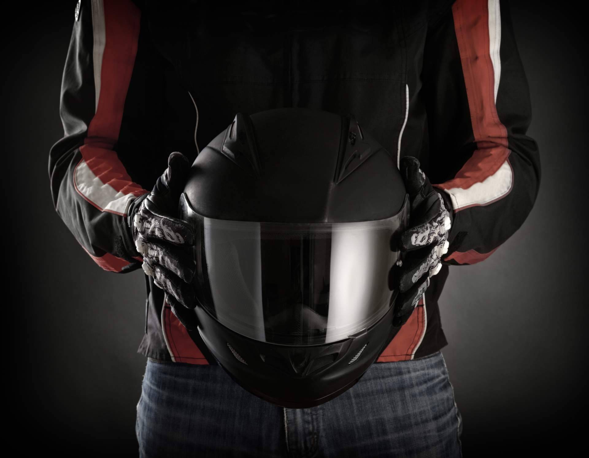 Eginer explica los diferentes tipos de cascos para moto y cómo escoger la opción adecuada