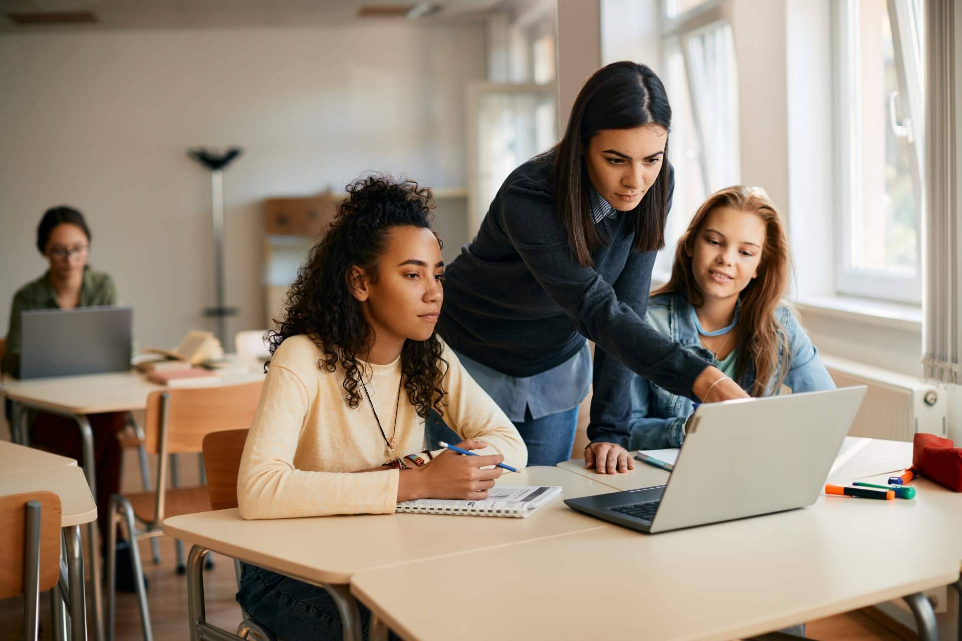 CN Formación ofrece clases presenciales con transmisión en directo por videoconferencia