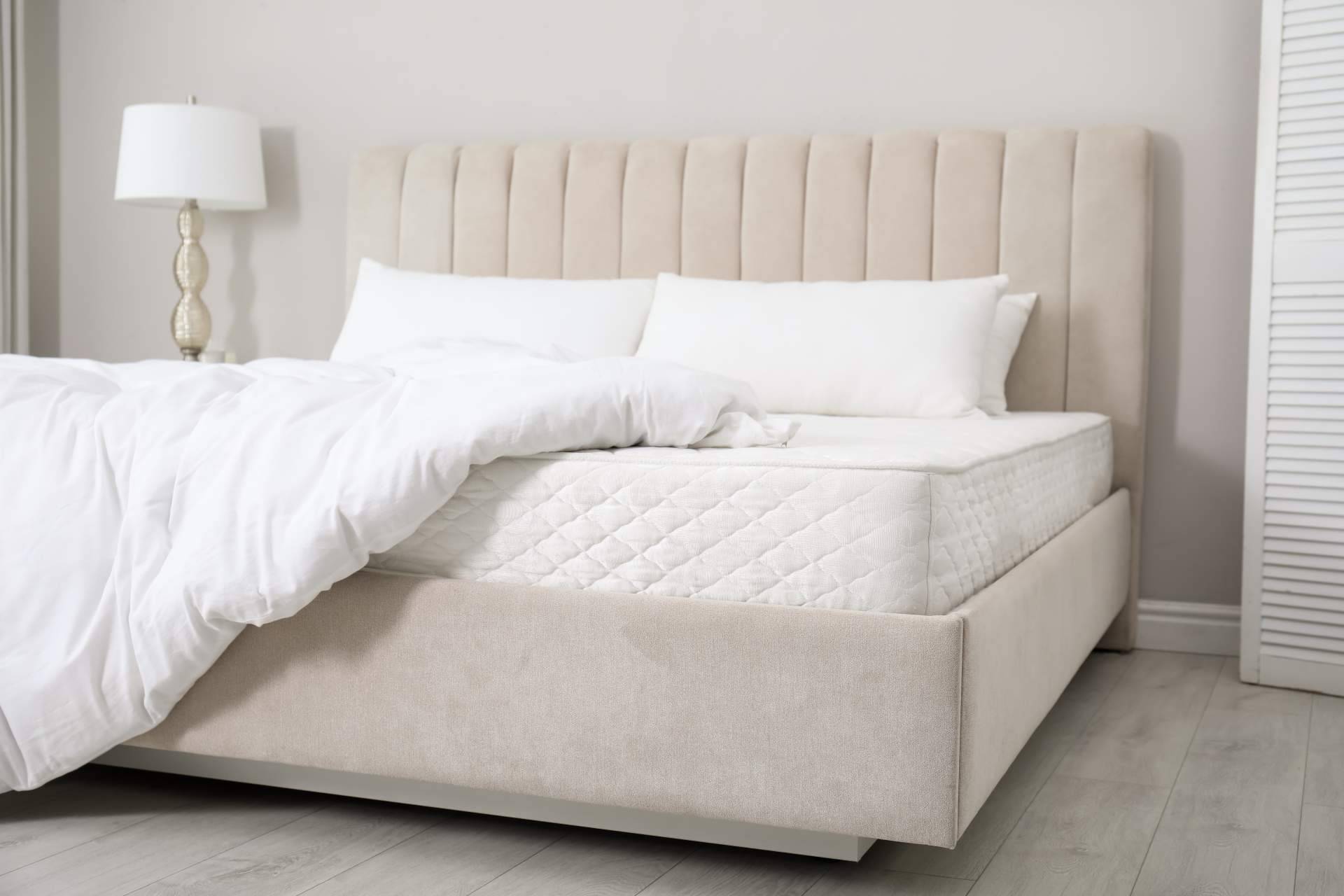 Organizar la habitación y disfrutar de un descanso óptimo con los canapés abatibles de La Tienda HOME