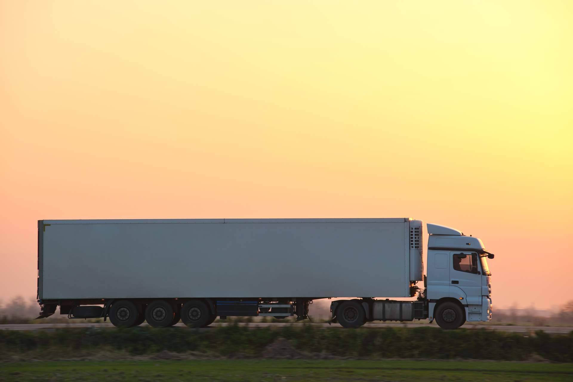 Etrans; especialistas en logística de última milla y transporte terrestre internacional