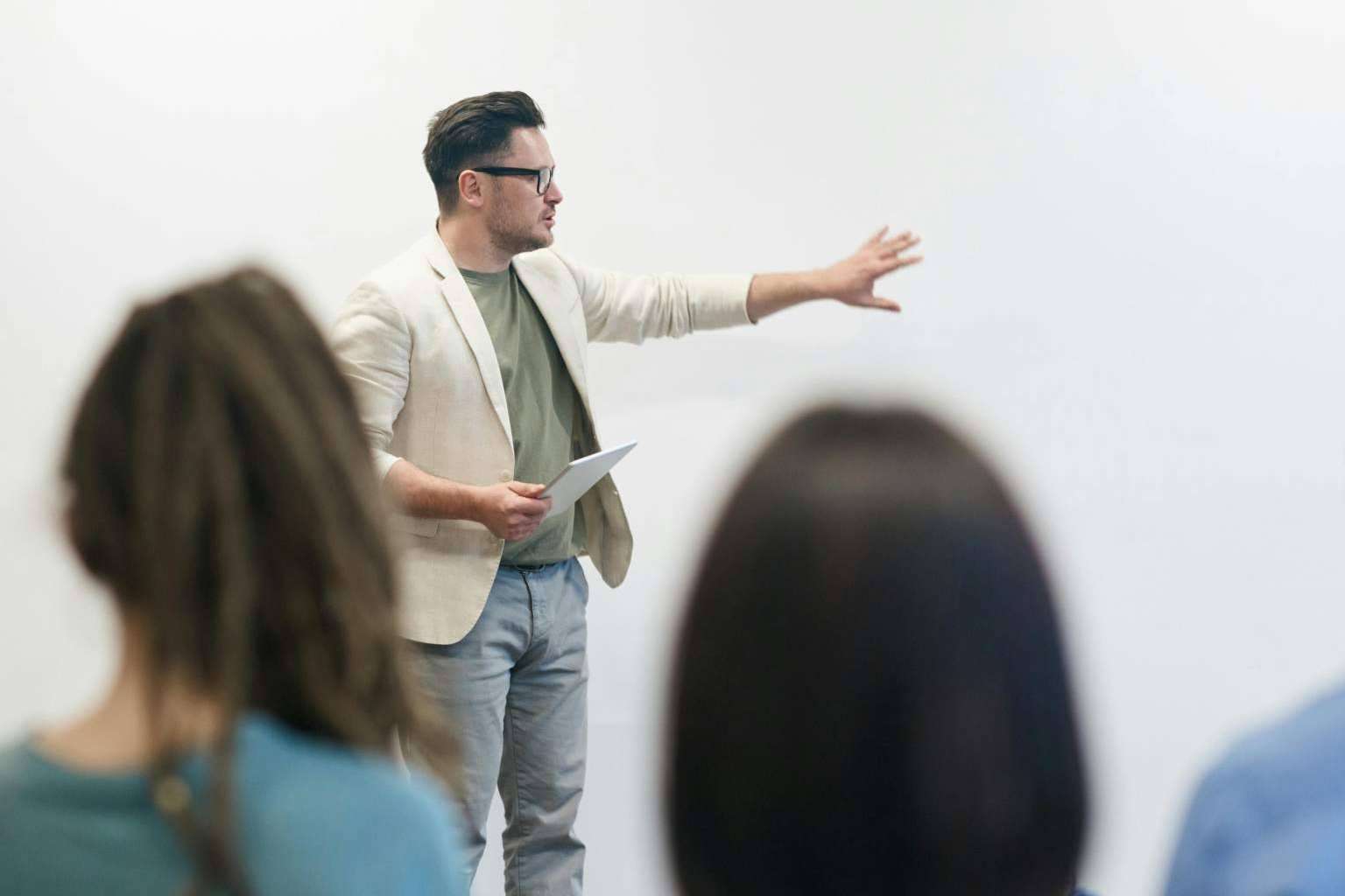 Qué tener en cuenta a la hora de elegir una academia de oposiciones, por Opospills