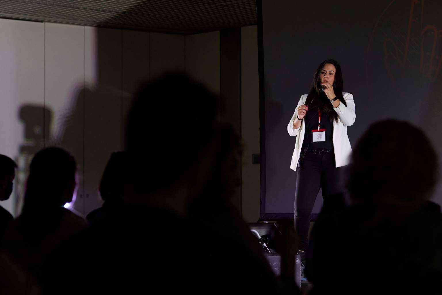 Crisis existencial, cómo encontrar el sentido a la vida, por Carmen Lewis
