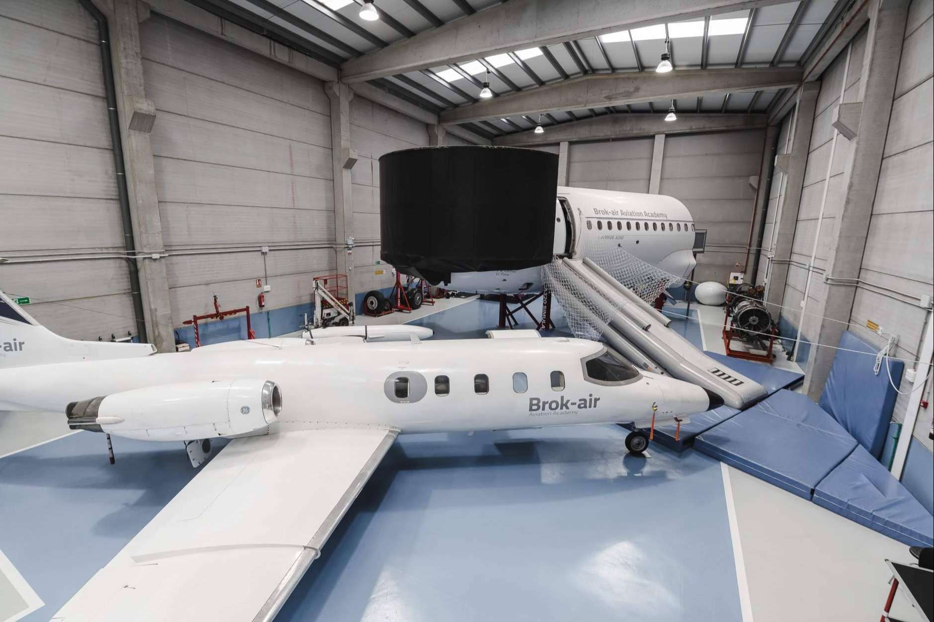 La expansión del sector aeronáutico canario ofrece excelentes oportunidades para pilotos y técnicos de mantenimiento