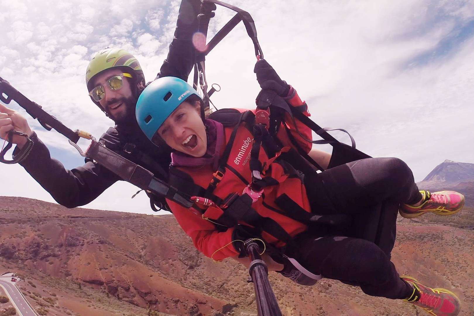 La experiencia de volar en parapente biplaza en Tenerife con Enminube Parapente
