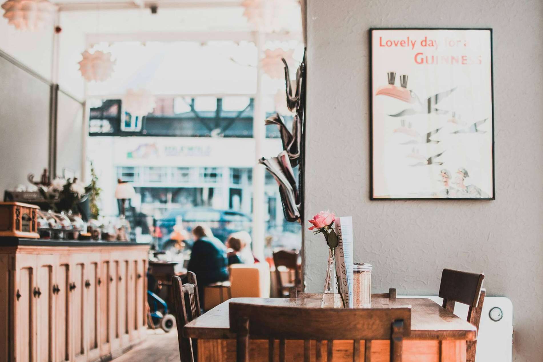 La relevancia del interiorismo en la renovación de un restaurante o negocio gastronómico, por INDAStudio
