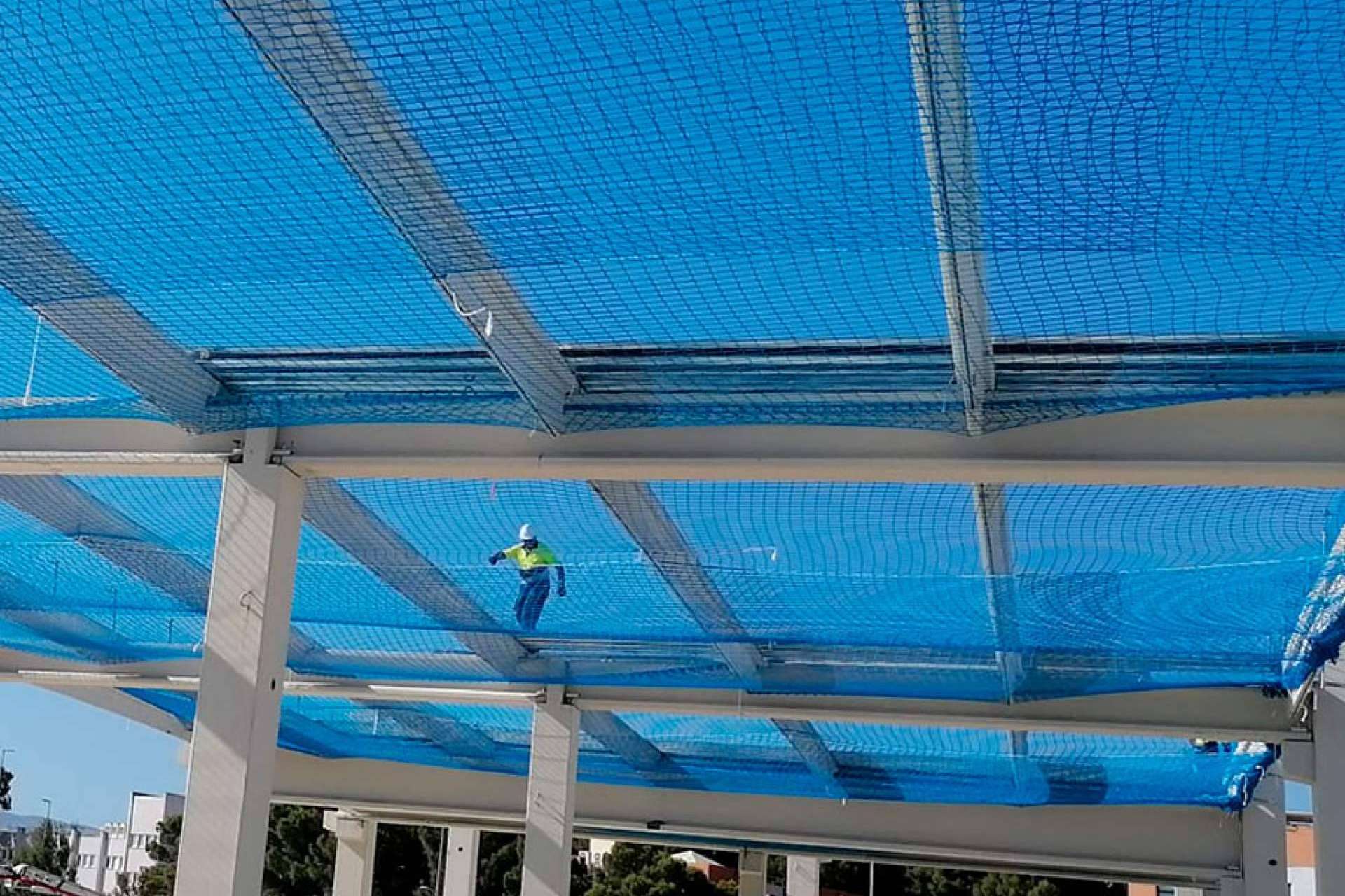 Cómo instalar redes horizontales y perimetrales de seguridad en obras de construcción, por Redes y Protección
