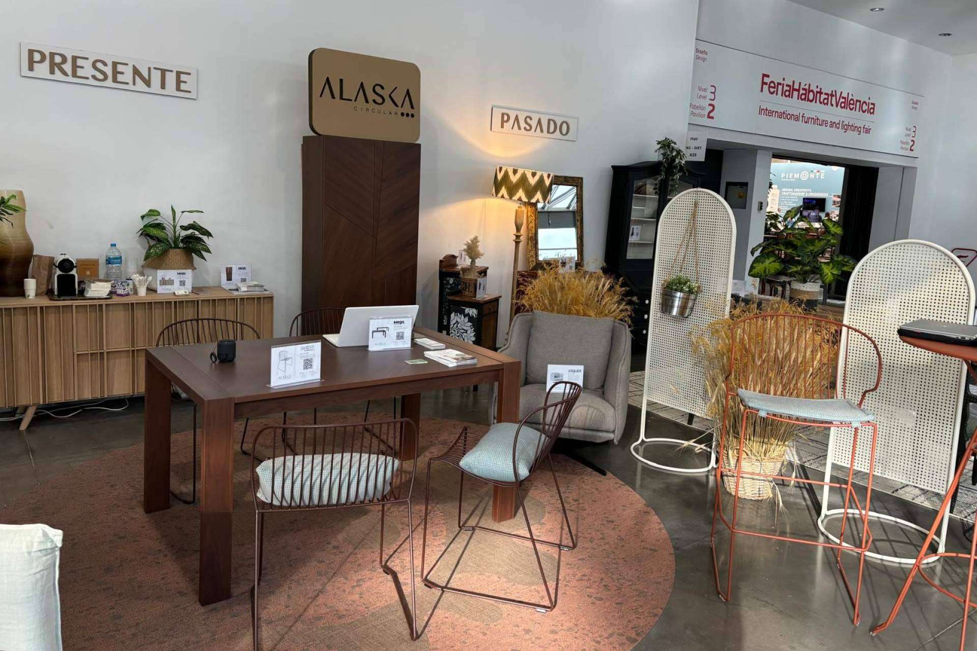 Alaska Circular cuenta con distintas líneas de muebles sostenibles