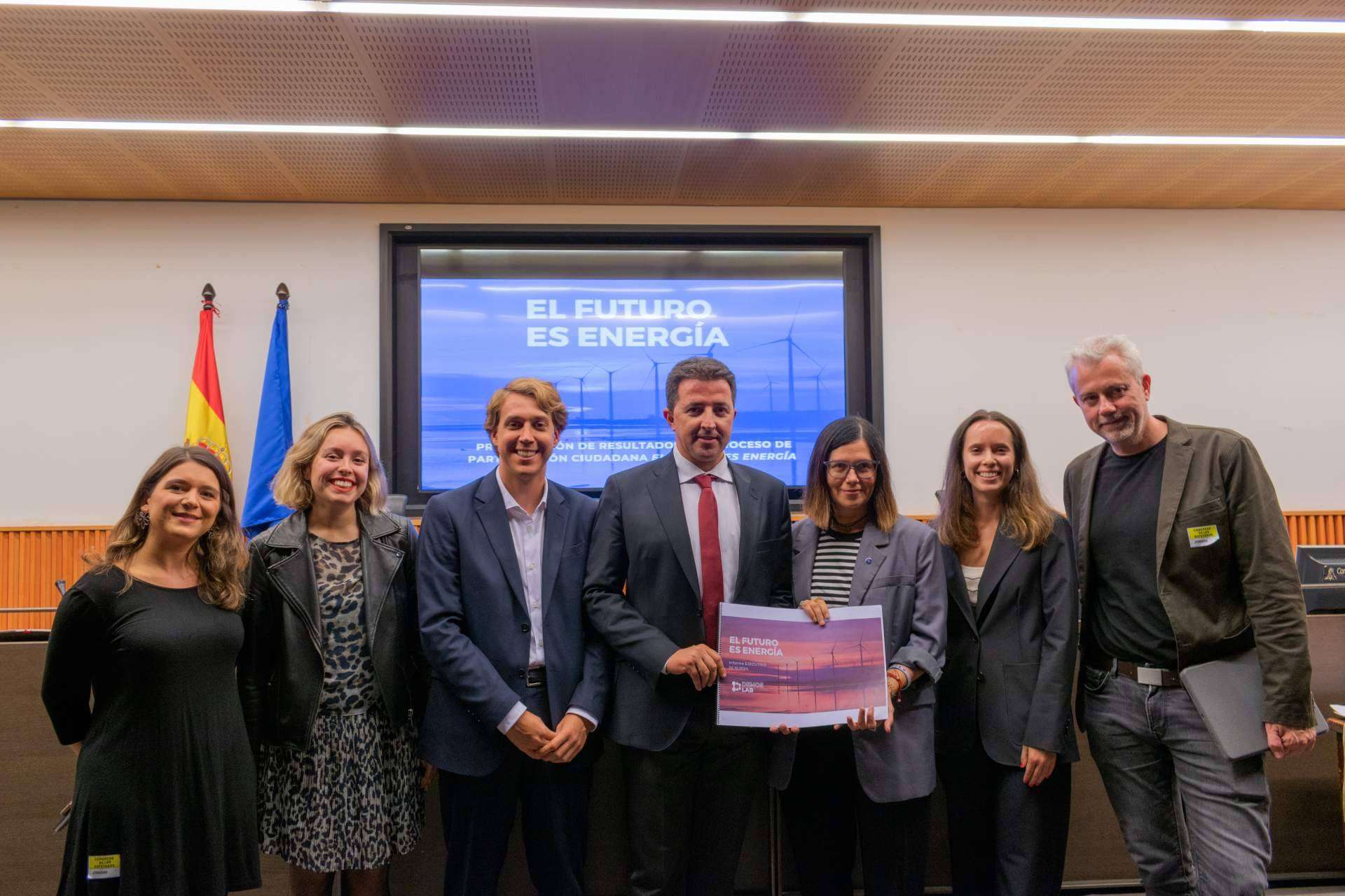 Los jóvenes hablan sobre la transición energética y el papel de los combustibles fósiles en este ámbito, a través de la iniciativa de Demos Lab