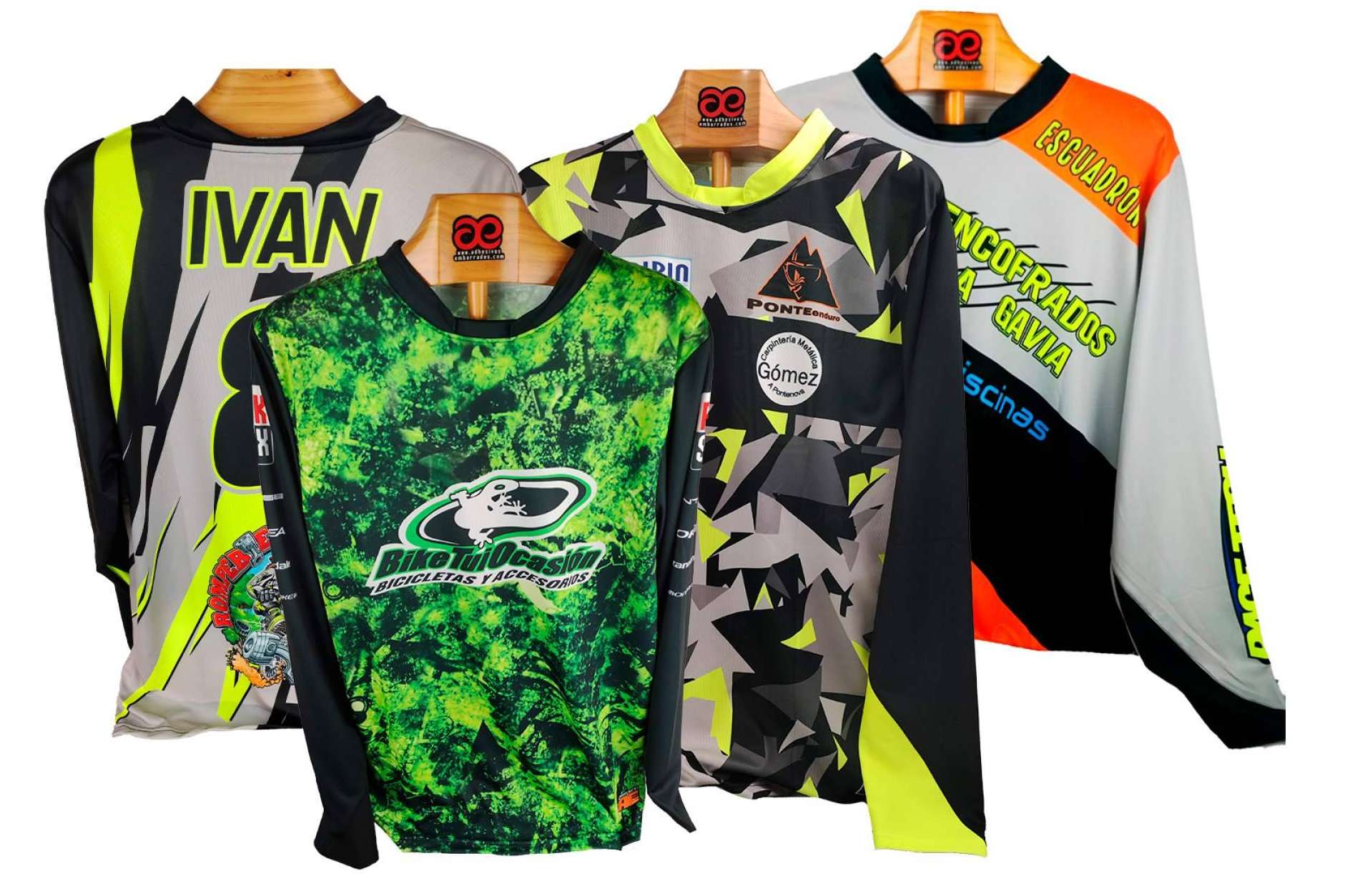 Ropa 100 % personalizada para enduro y motocross en ADHESIVOSEMBARRADOS