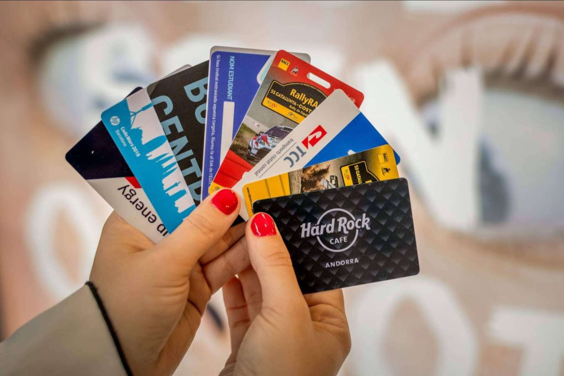 Scasi ofrece soluciones avanzadas en el diseño e impresión de tarjetas PVC con garantías de calidad